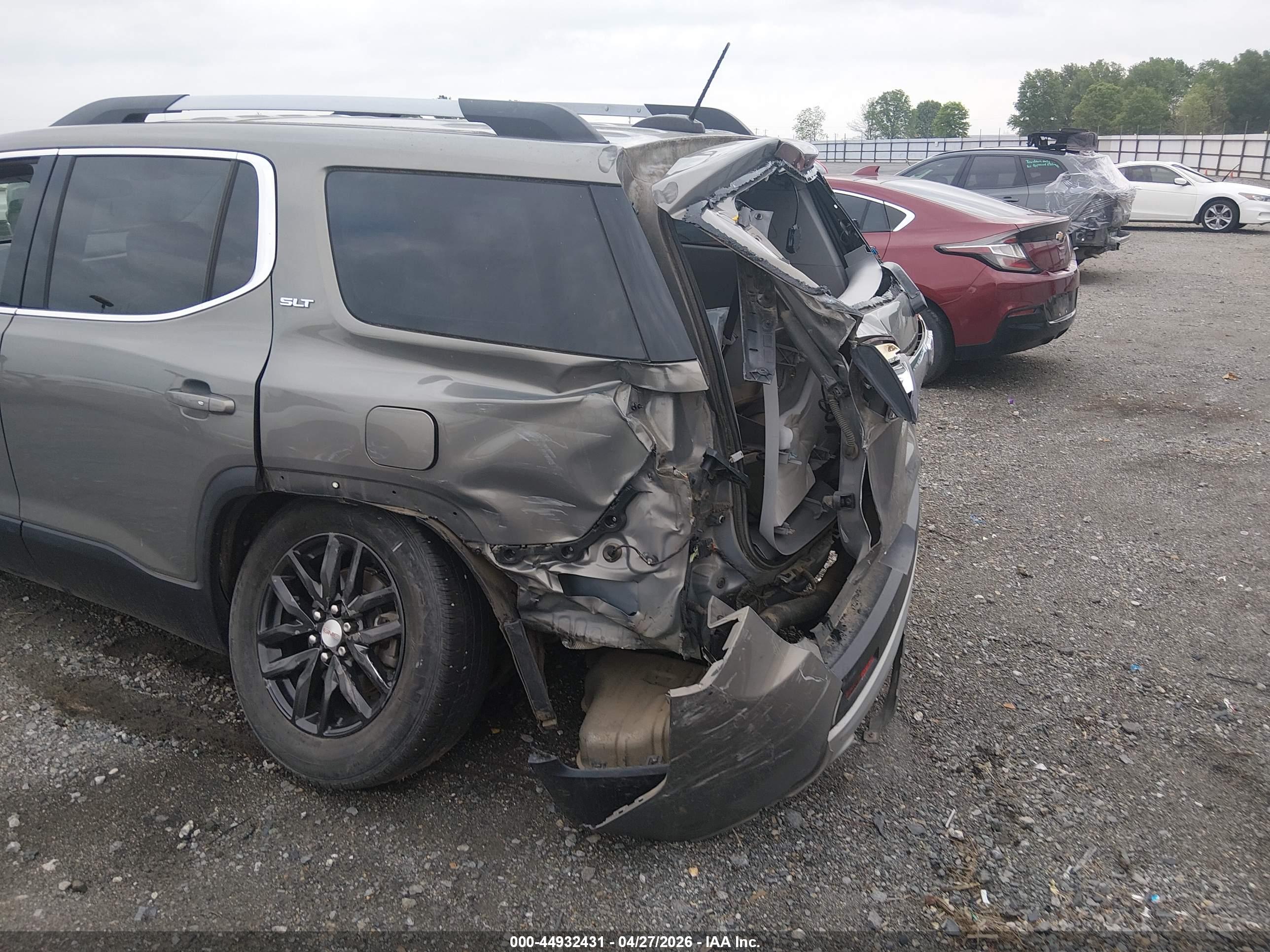 GMC ACADIA image 6