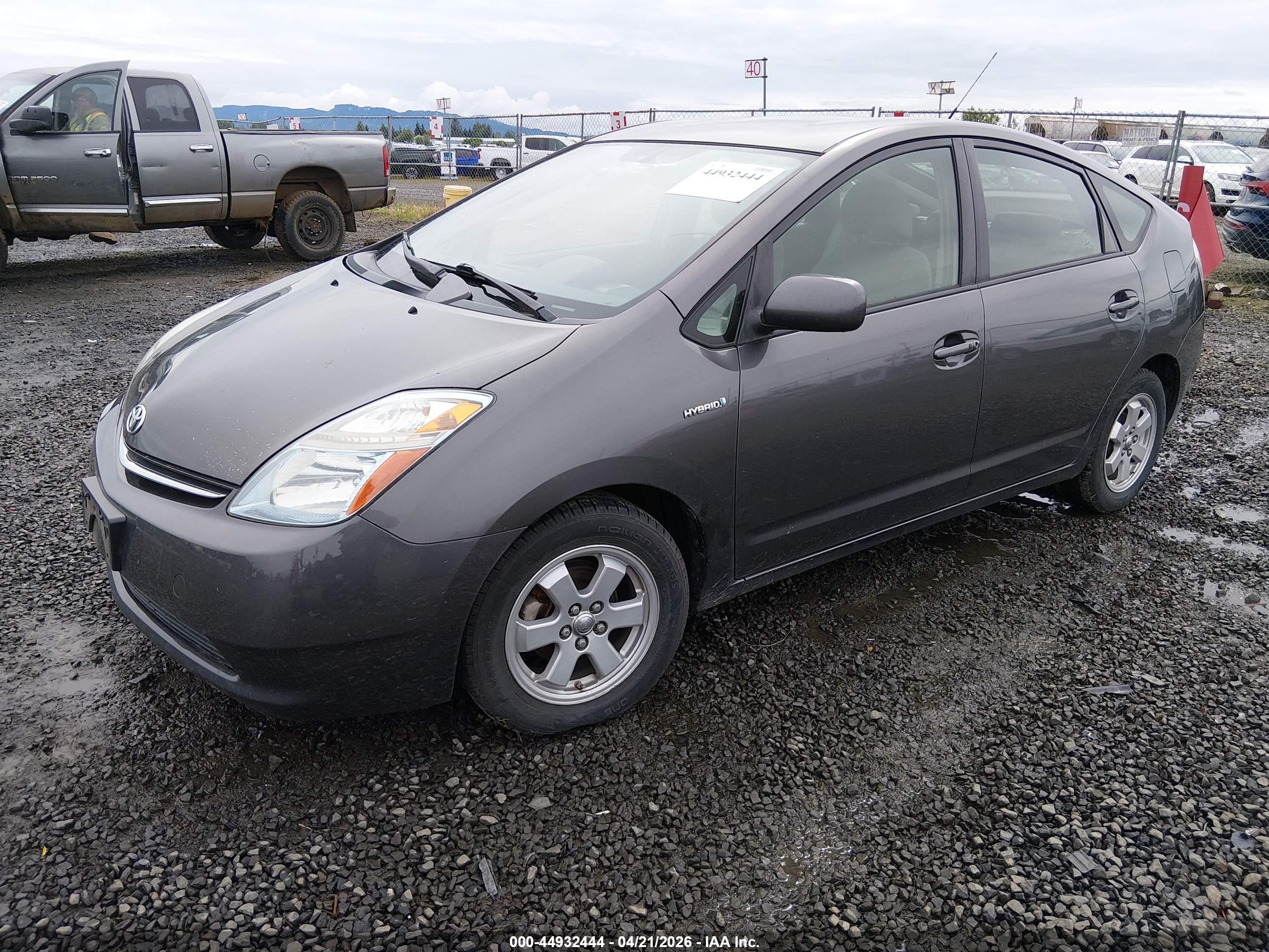 TOYOTA PRIUS image 2