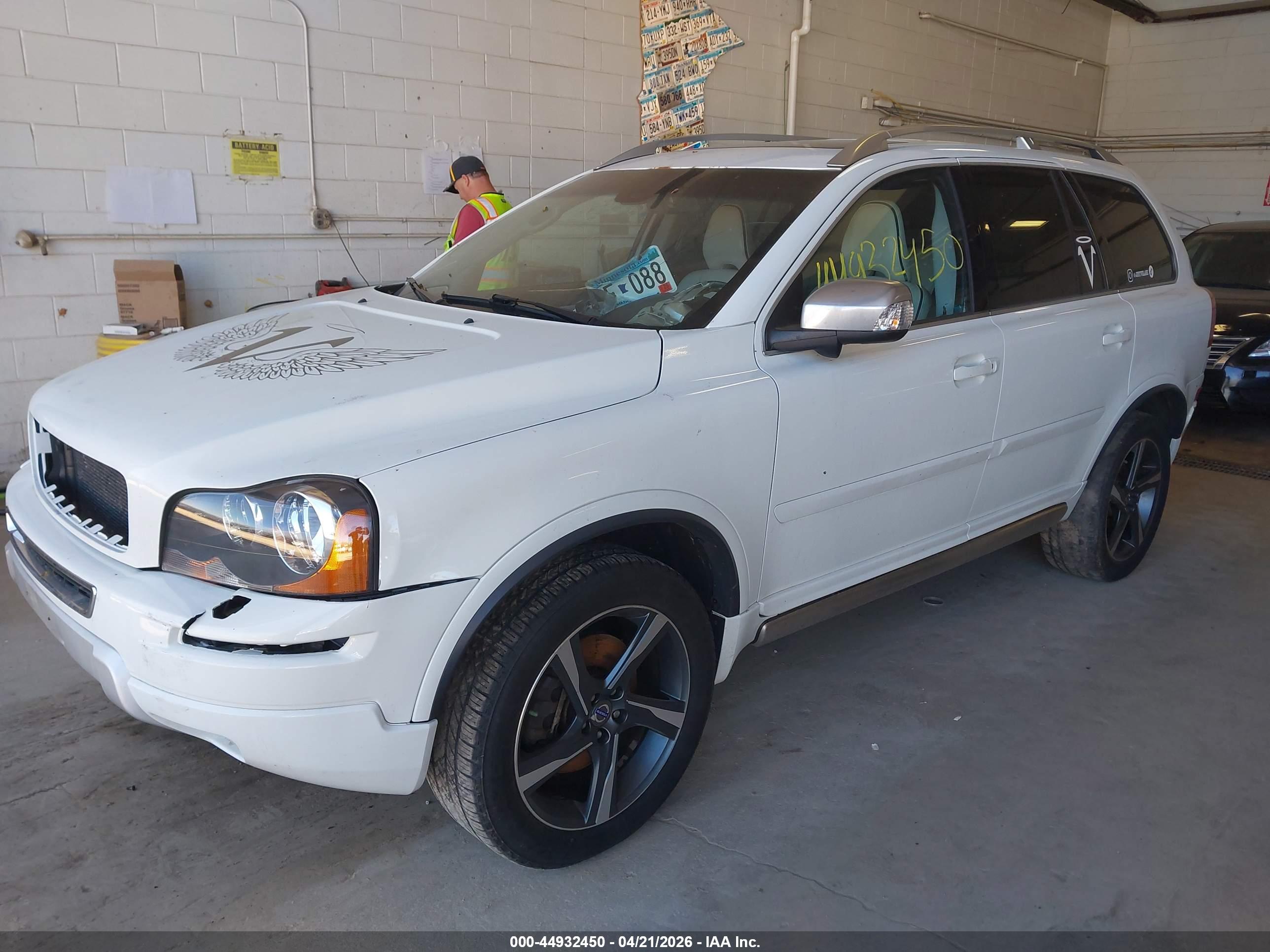 VOLVO XC90 image 2