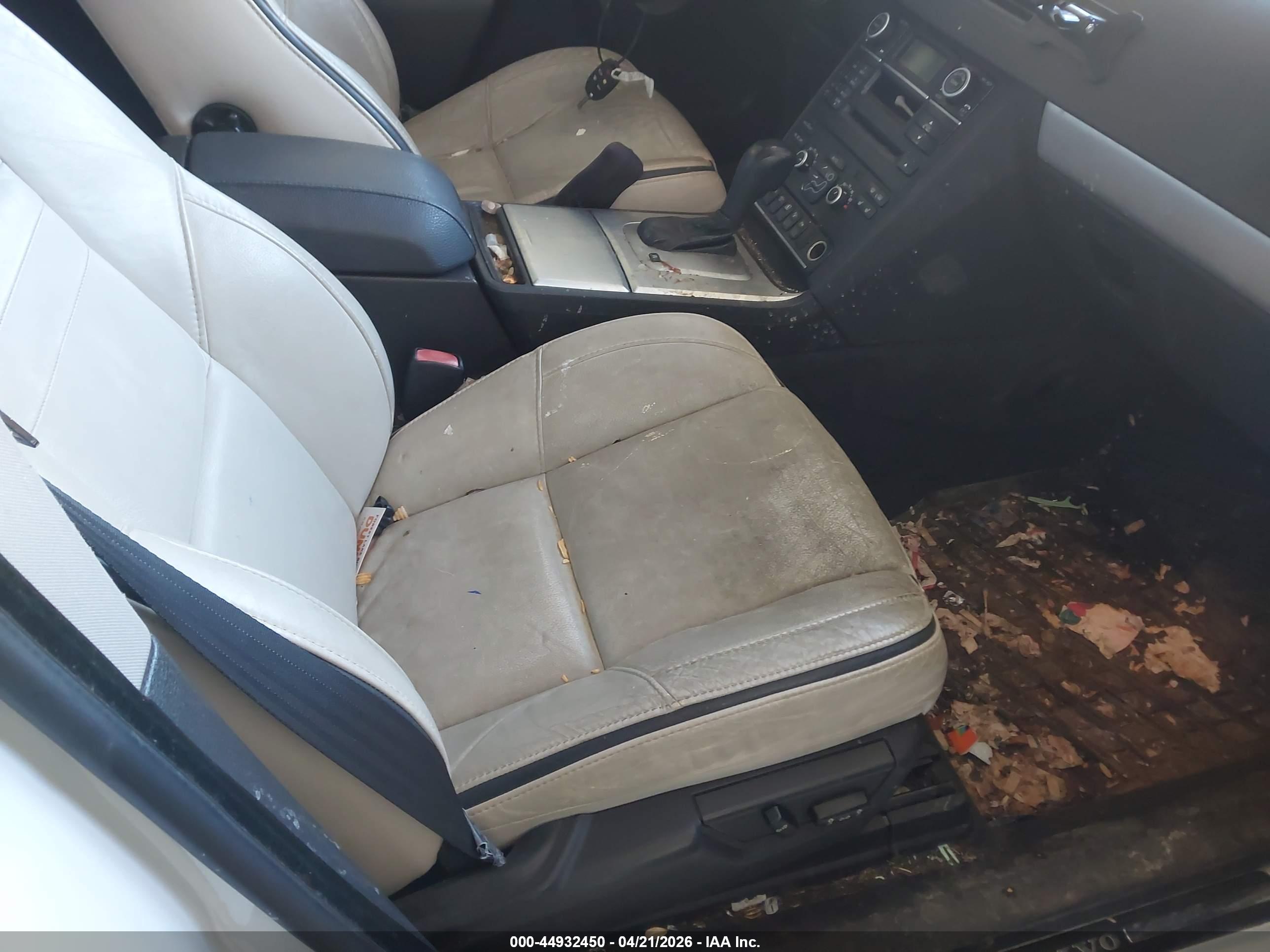 VOLVO XC90 image 5