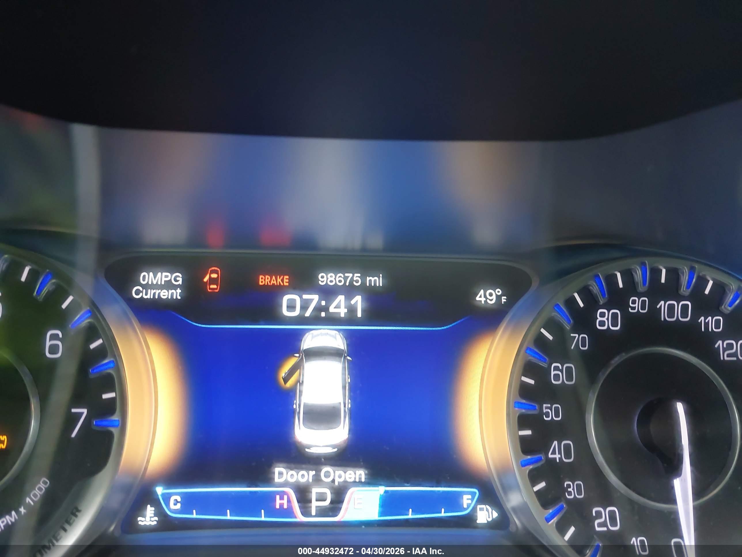 CHRYSLER 200 image 7
