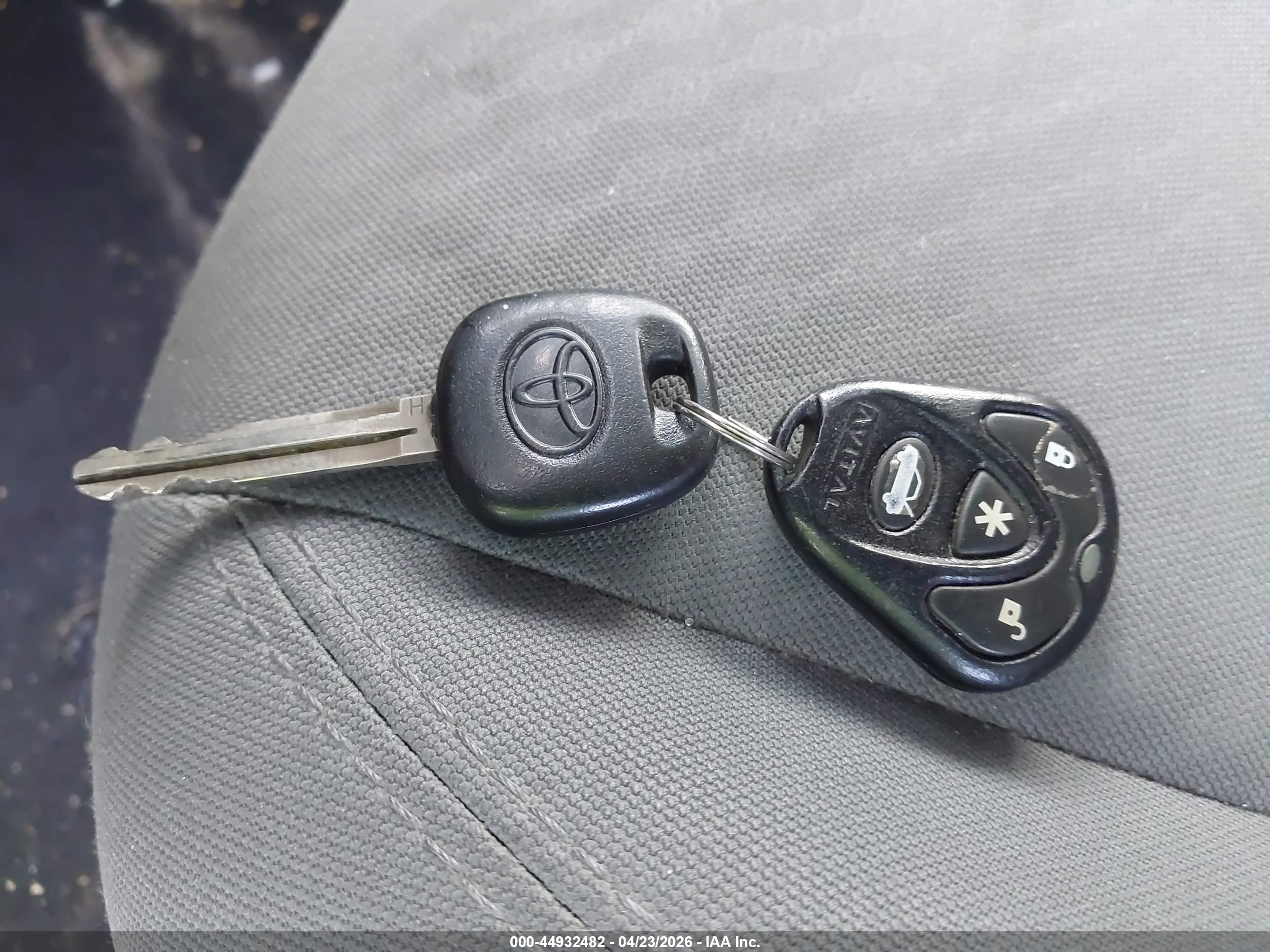 TOYOTA TACOMA image 11