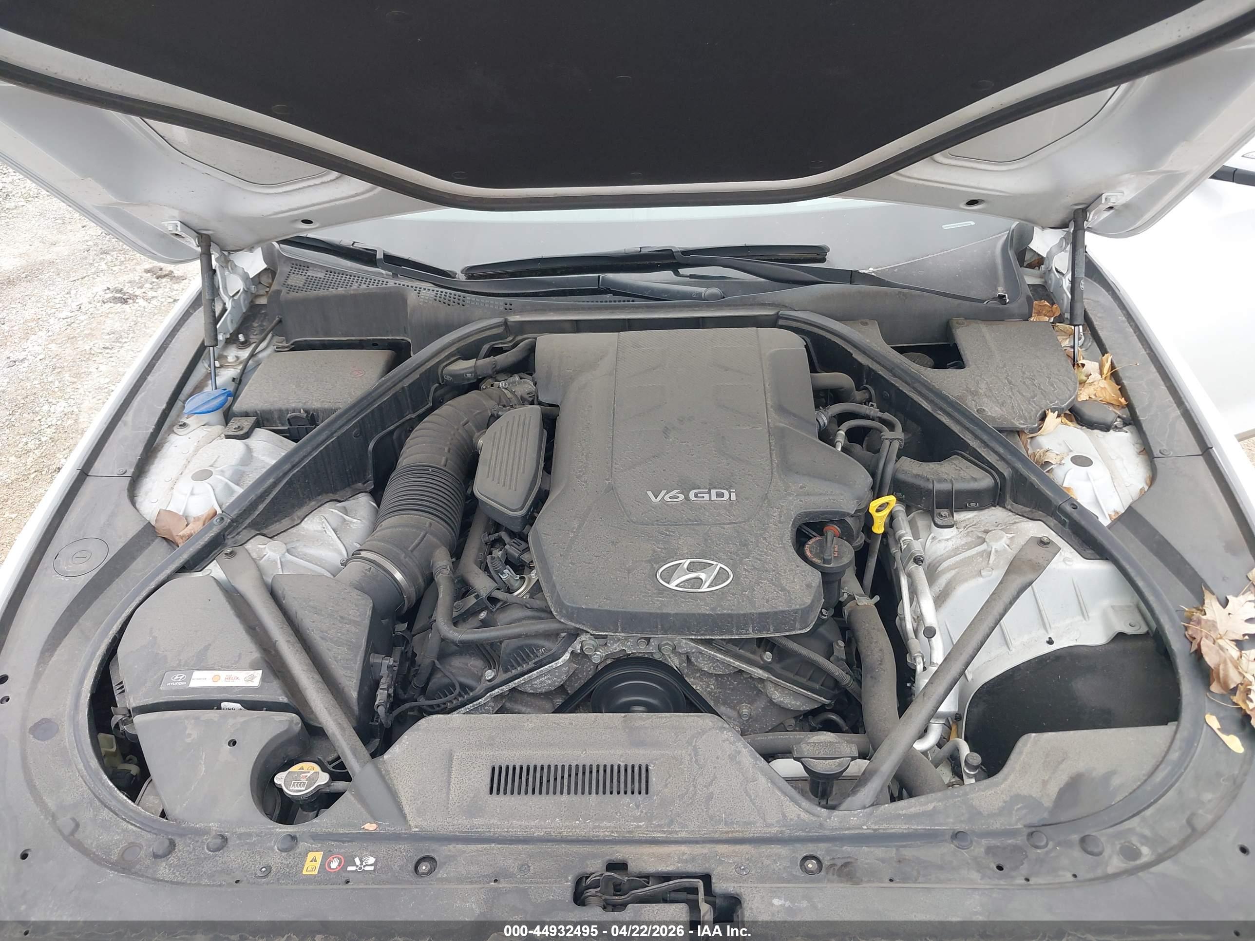 HYUNDAI GENESIS image 10