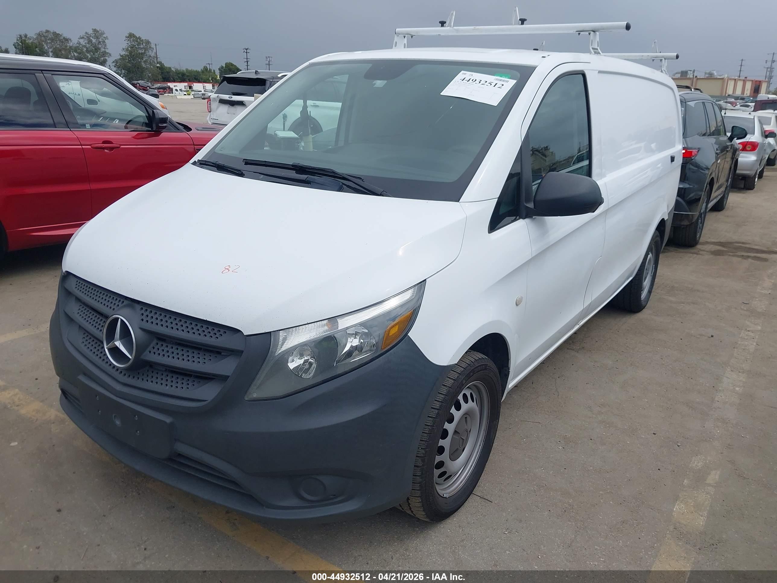 MERCEDES-BENZ METRIS image 2