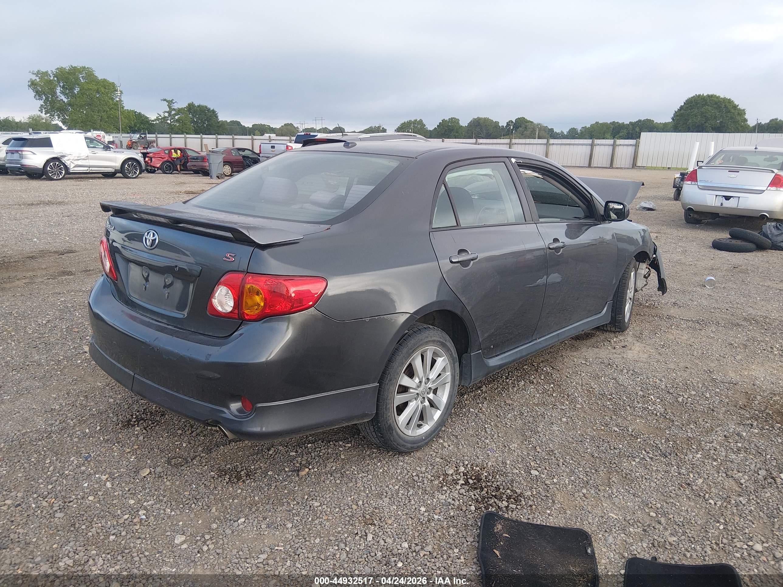 TOYOTA COROLLA image 4