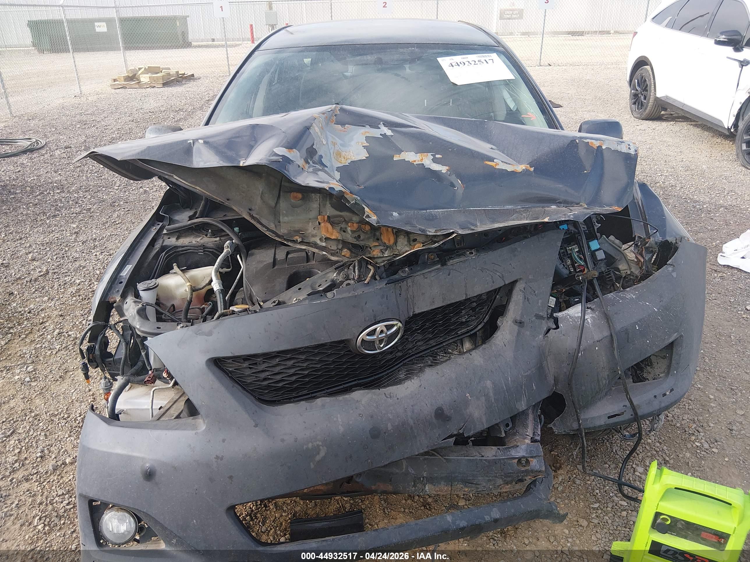 TOYOTA COROLLA image 6