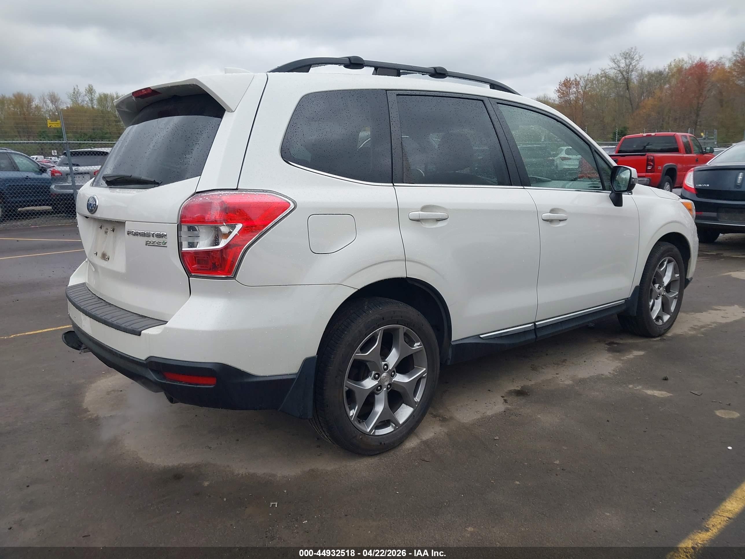 SUBARU FORESTER image 4
