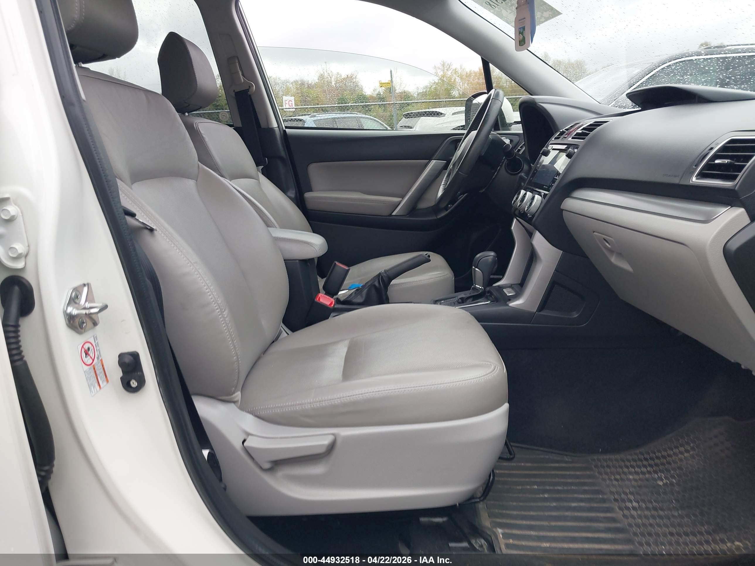 SUBARU FORESTER image 5