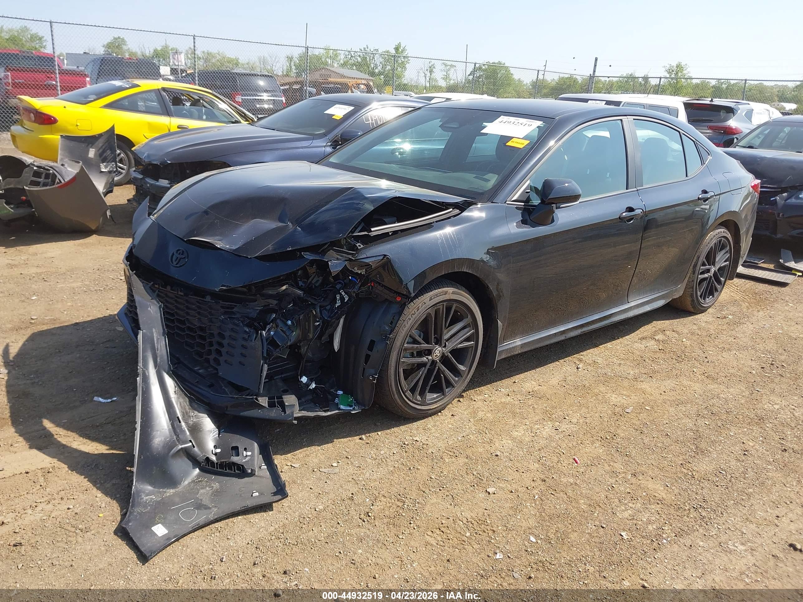TOYOTA CAMRY image 2