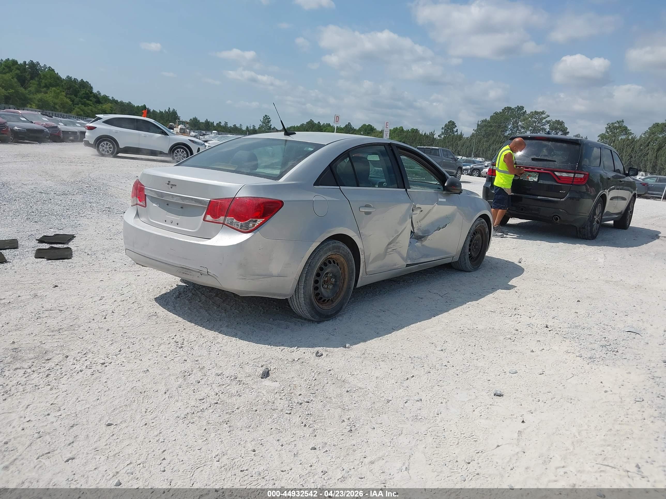 CHEVROLET CRUZE image 4
