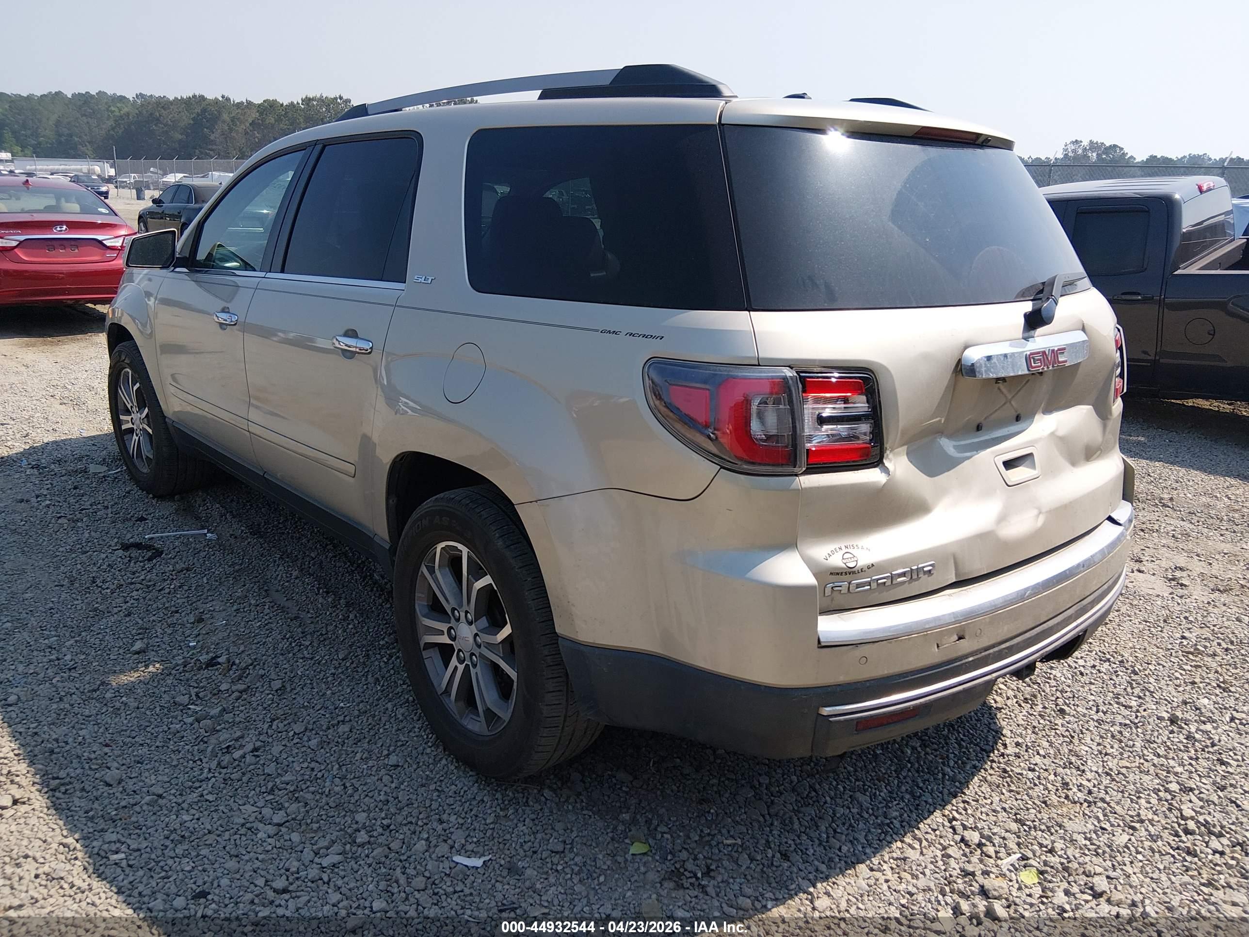 GMC ACADIA image 3