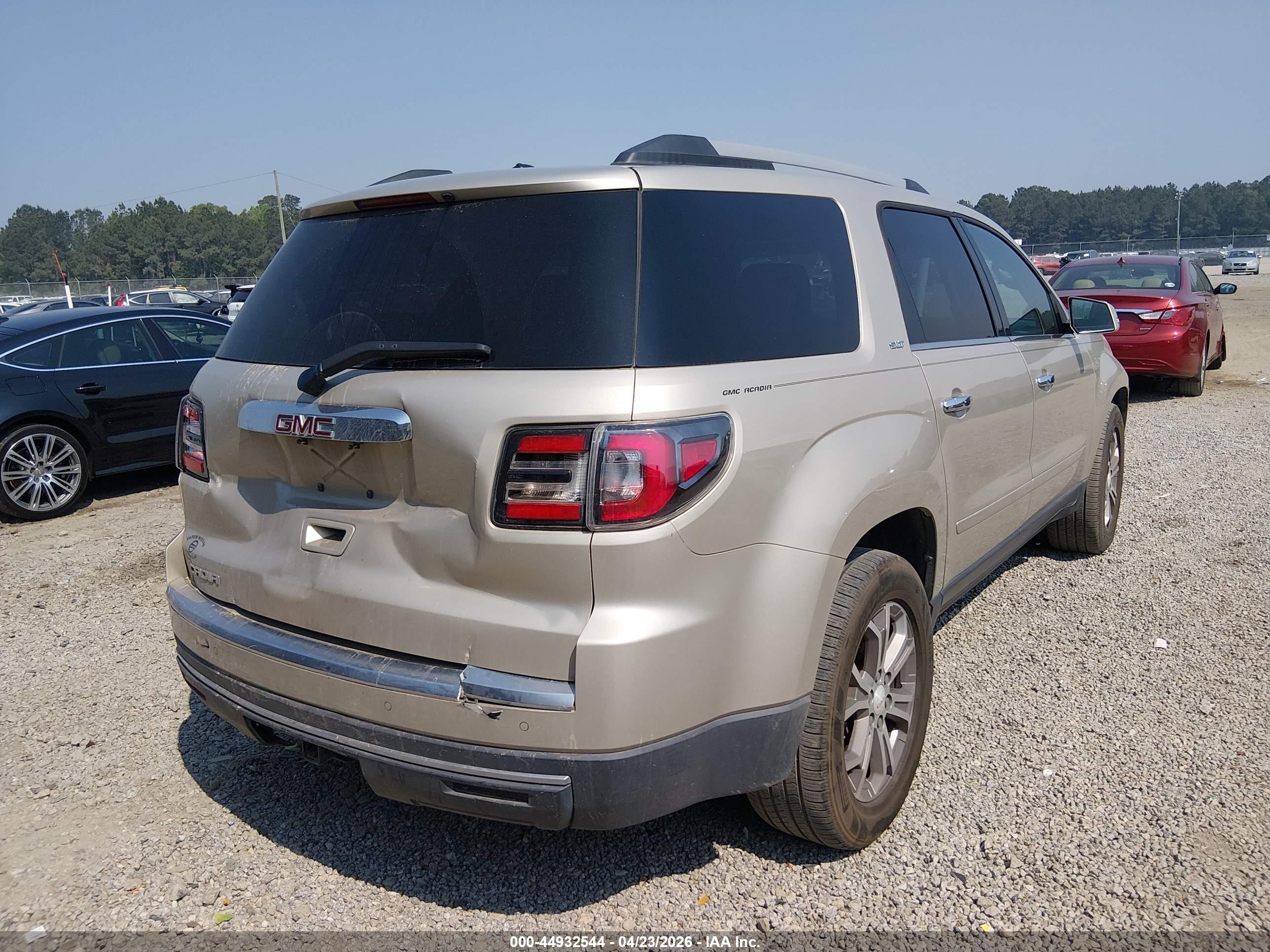 GMC ACADIA image 4