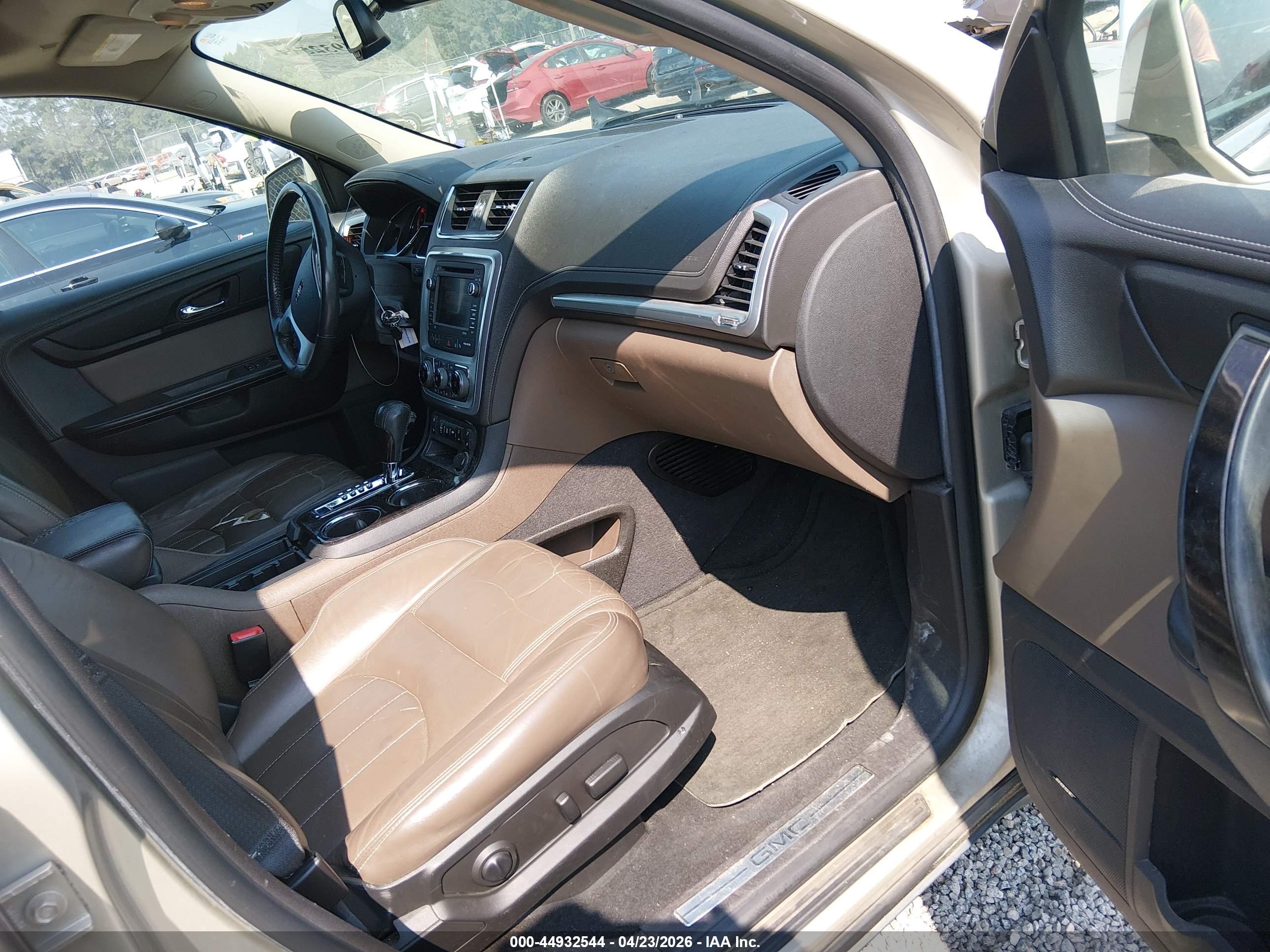 GMC ACADIA image 5