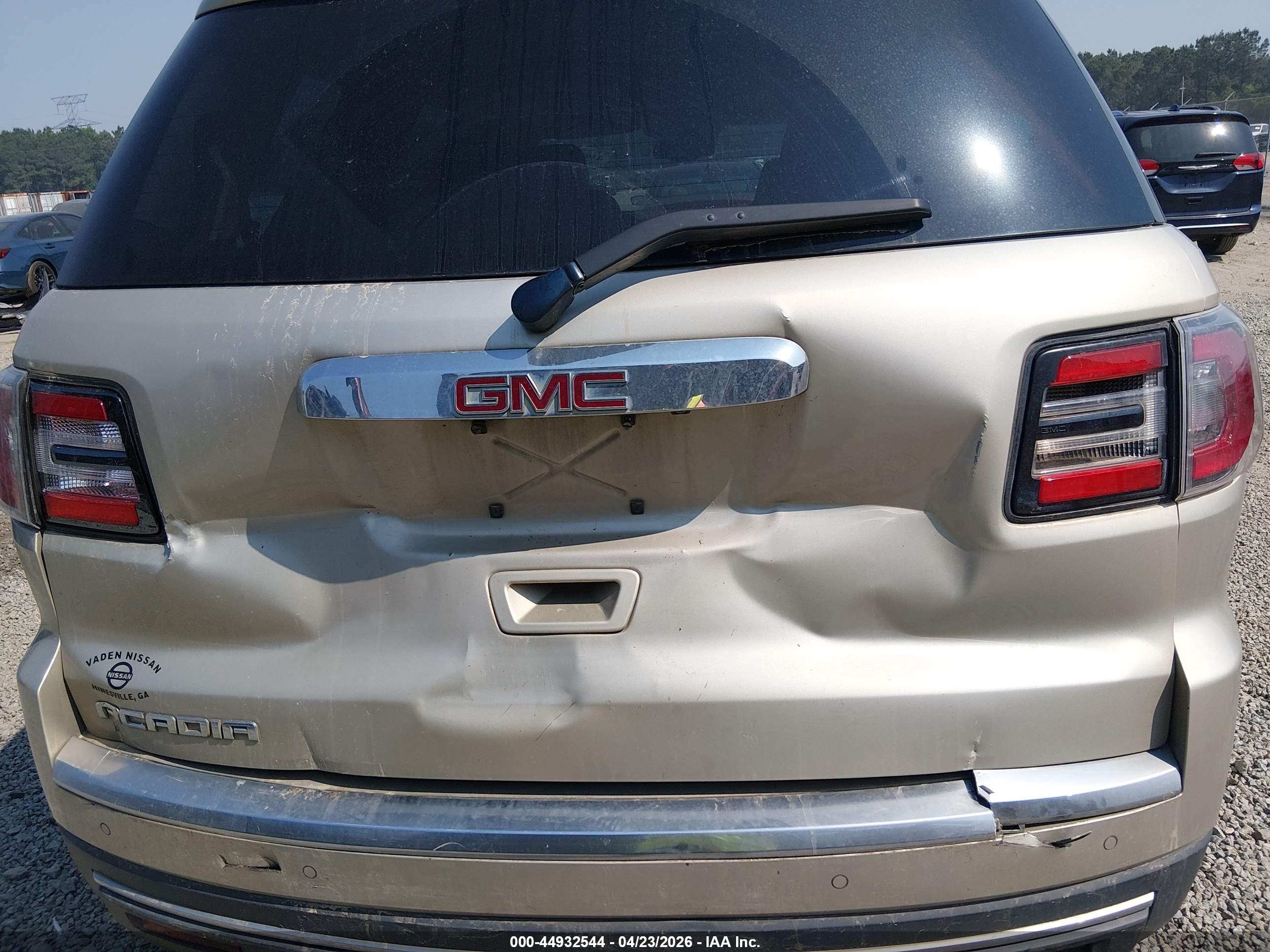 GMC ACADIA image 6