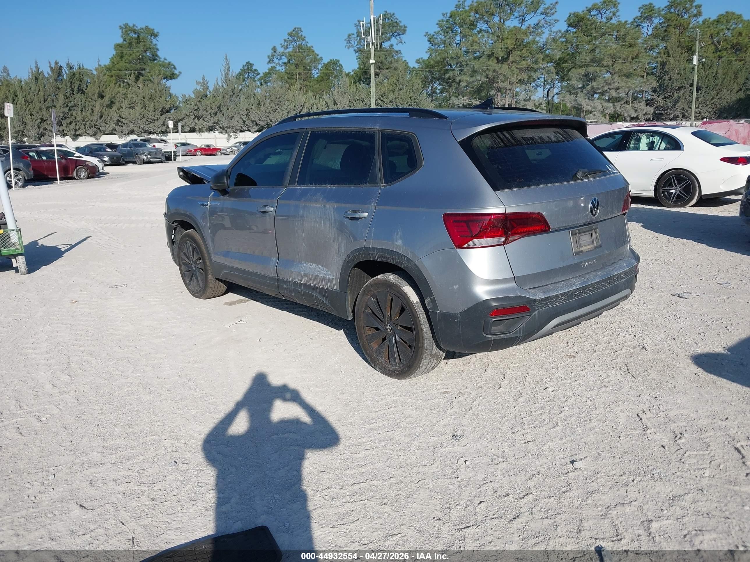 VOLKSWAGEN TAOS image 3