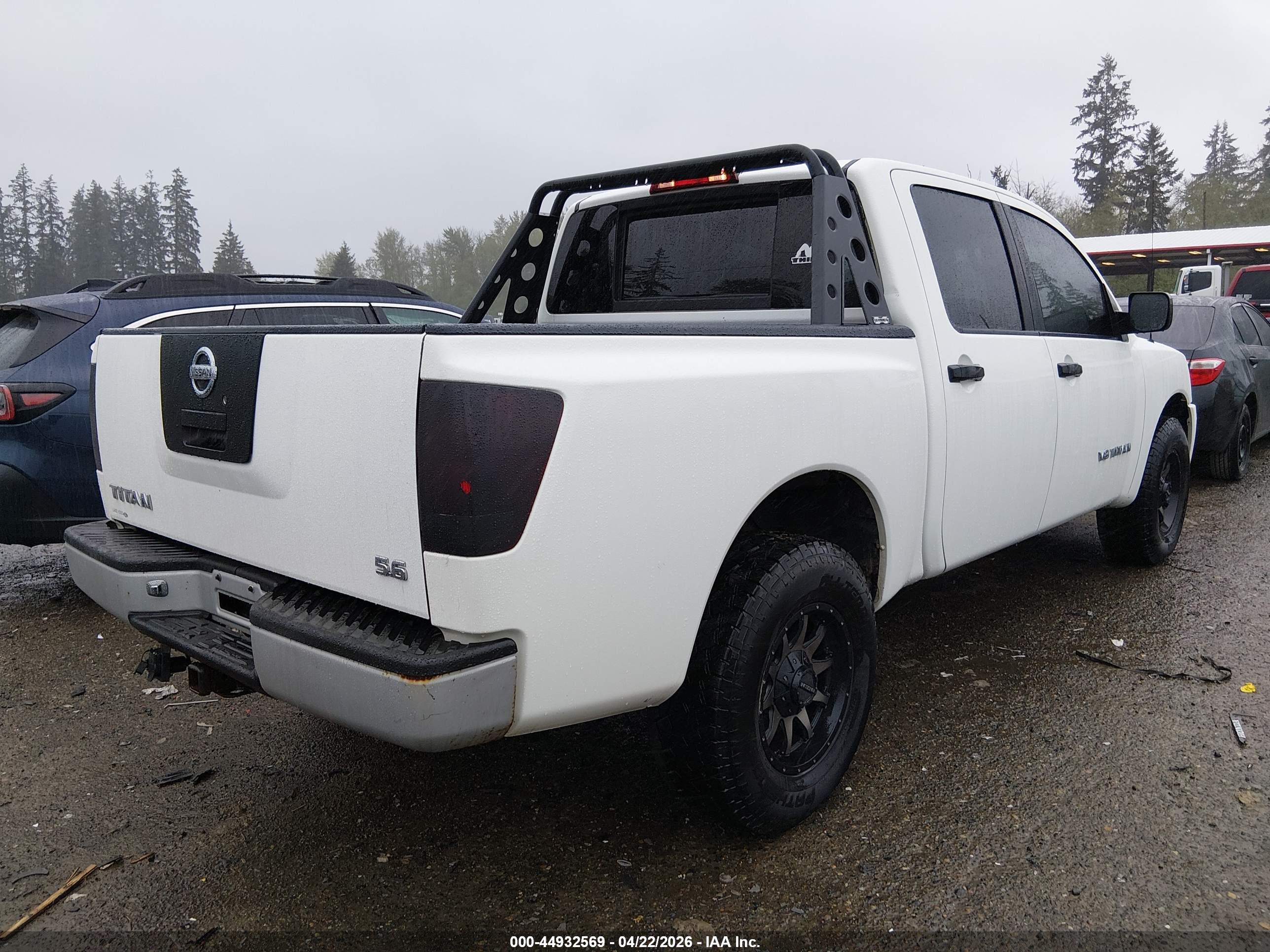 NISSAN TITAN image 4