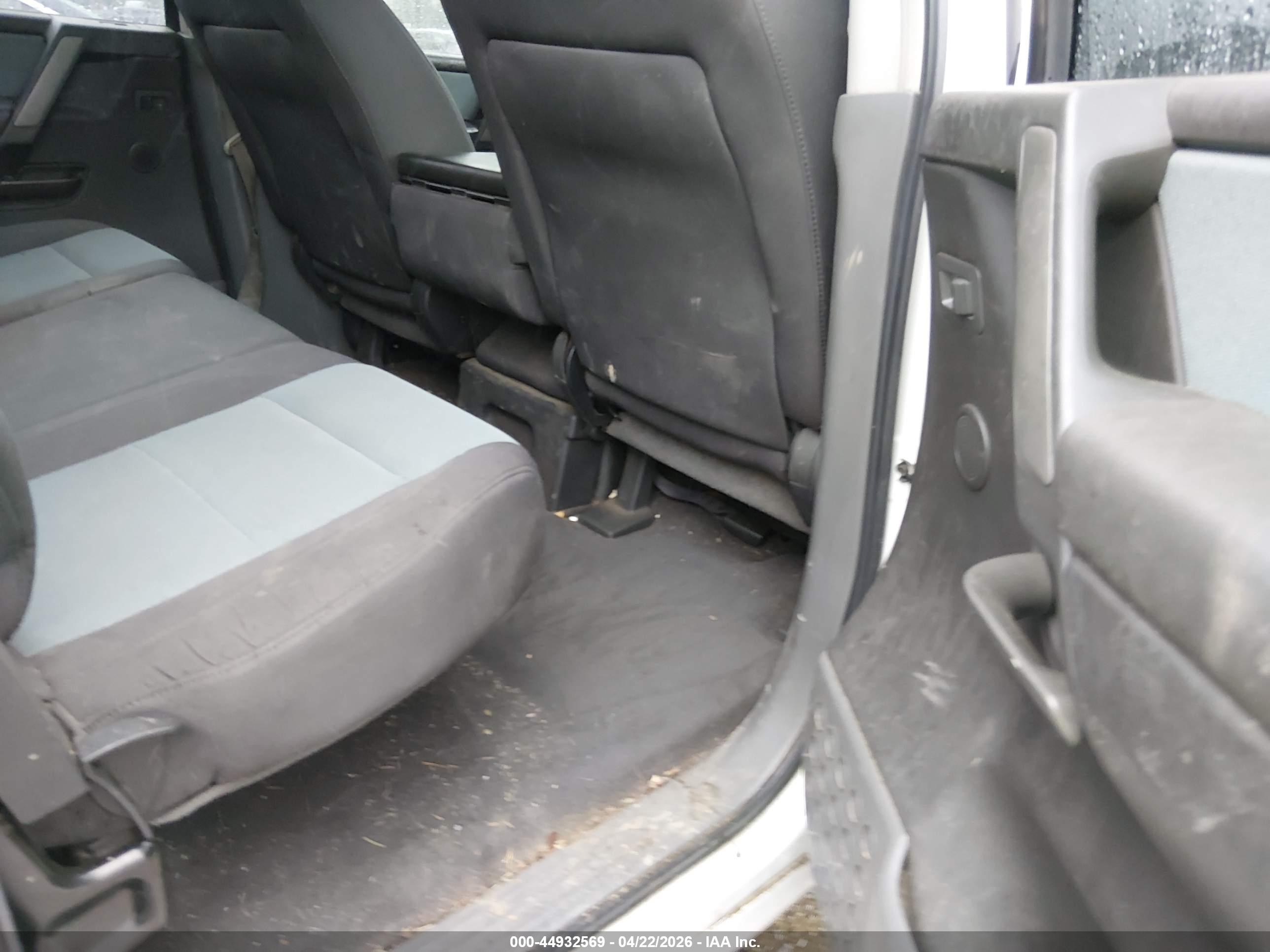 NISSAN TITAN image 8