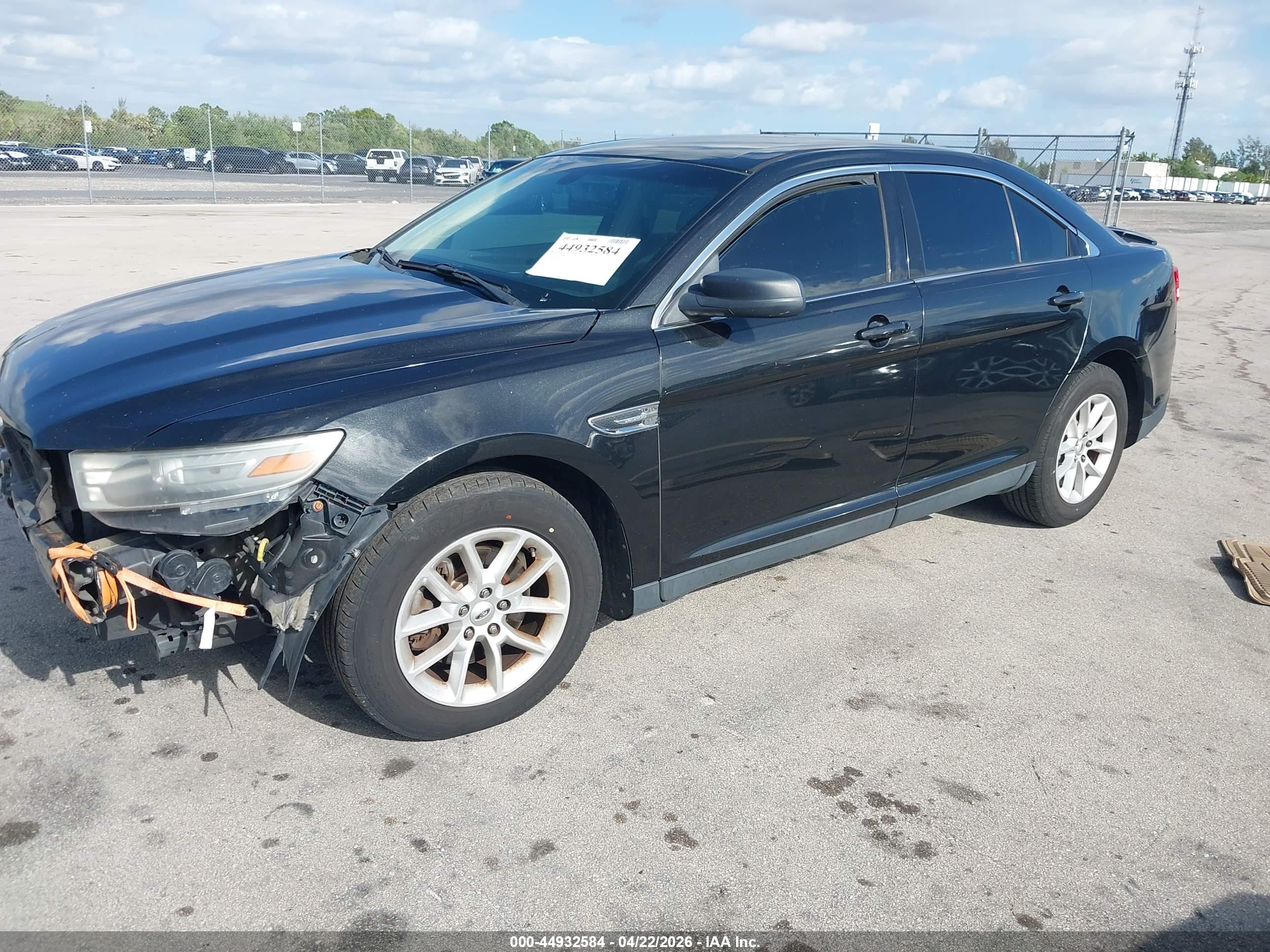 FORD TAURUS image 2