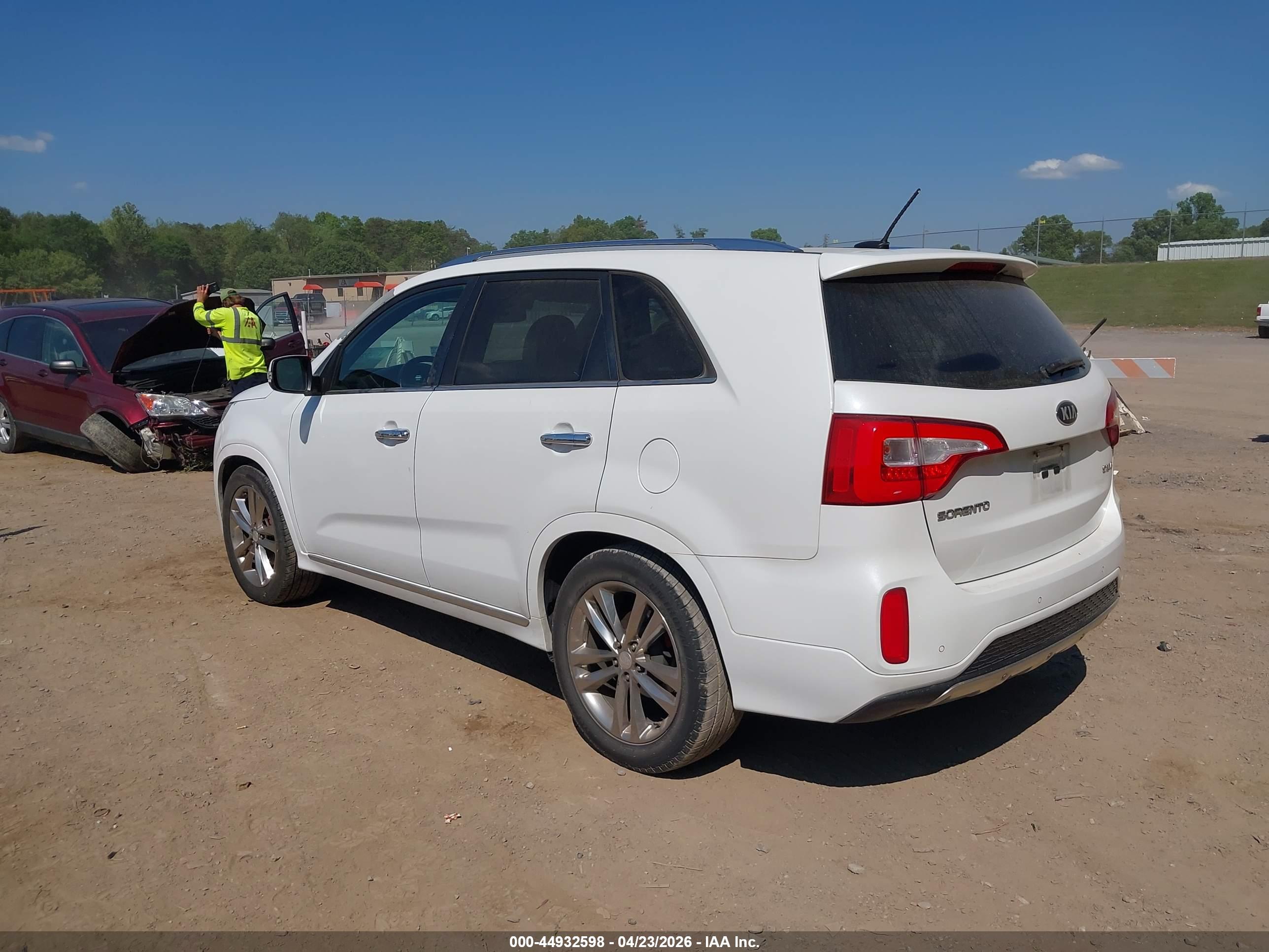 KIA SORENTO image 3