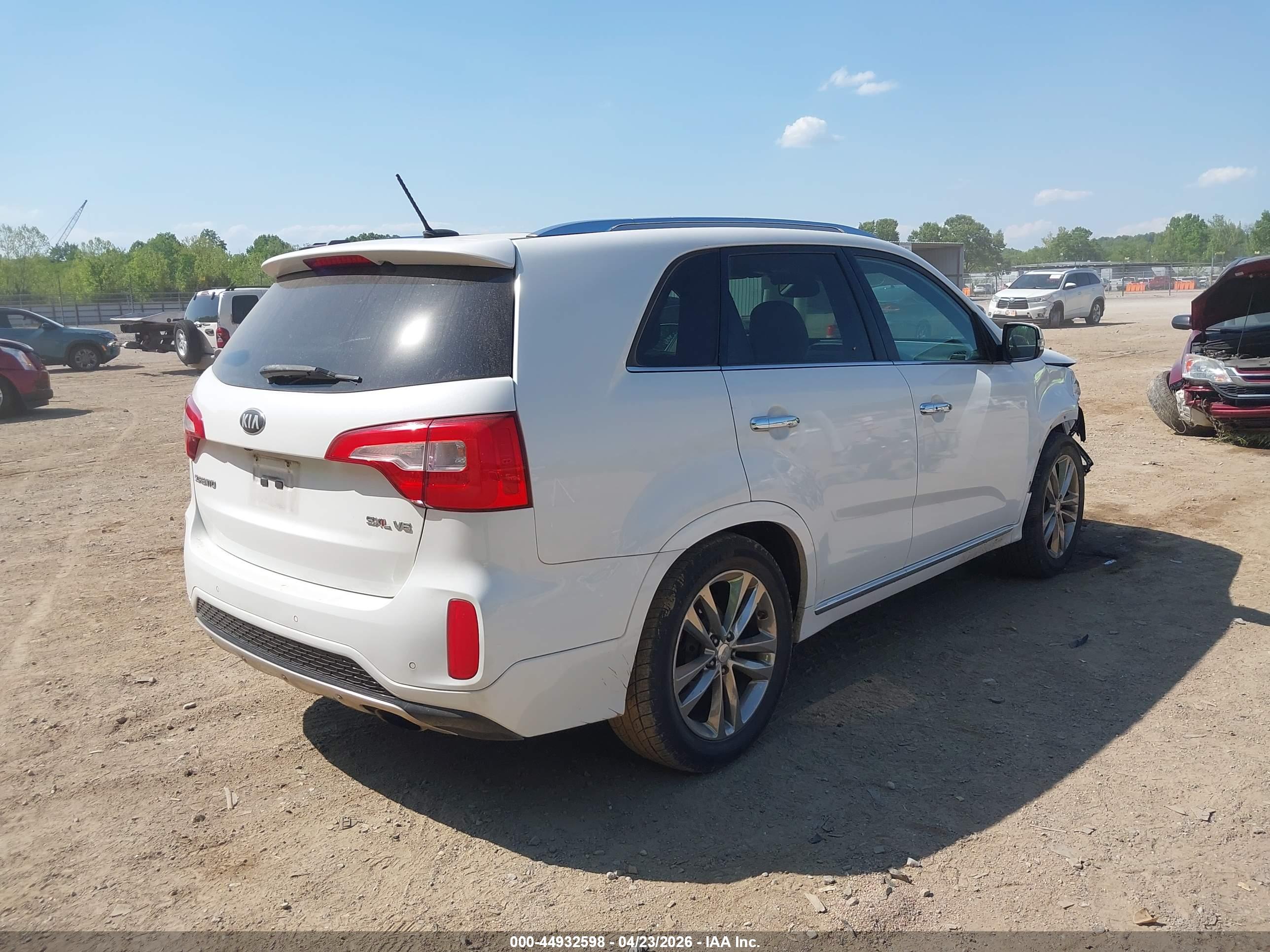 KIA SORENTO image 4