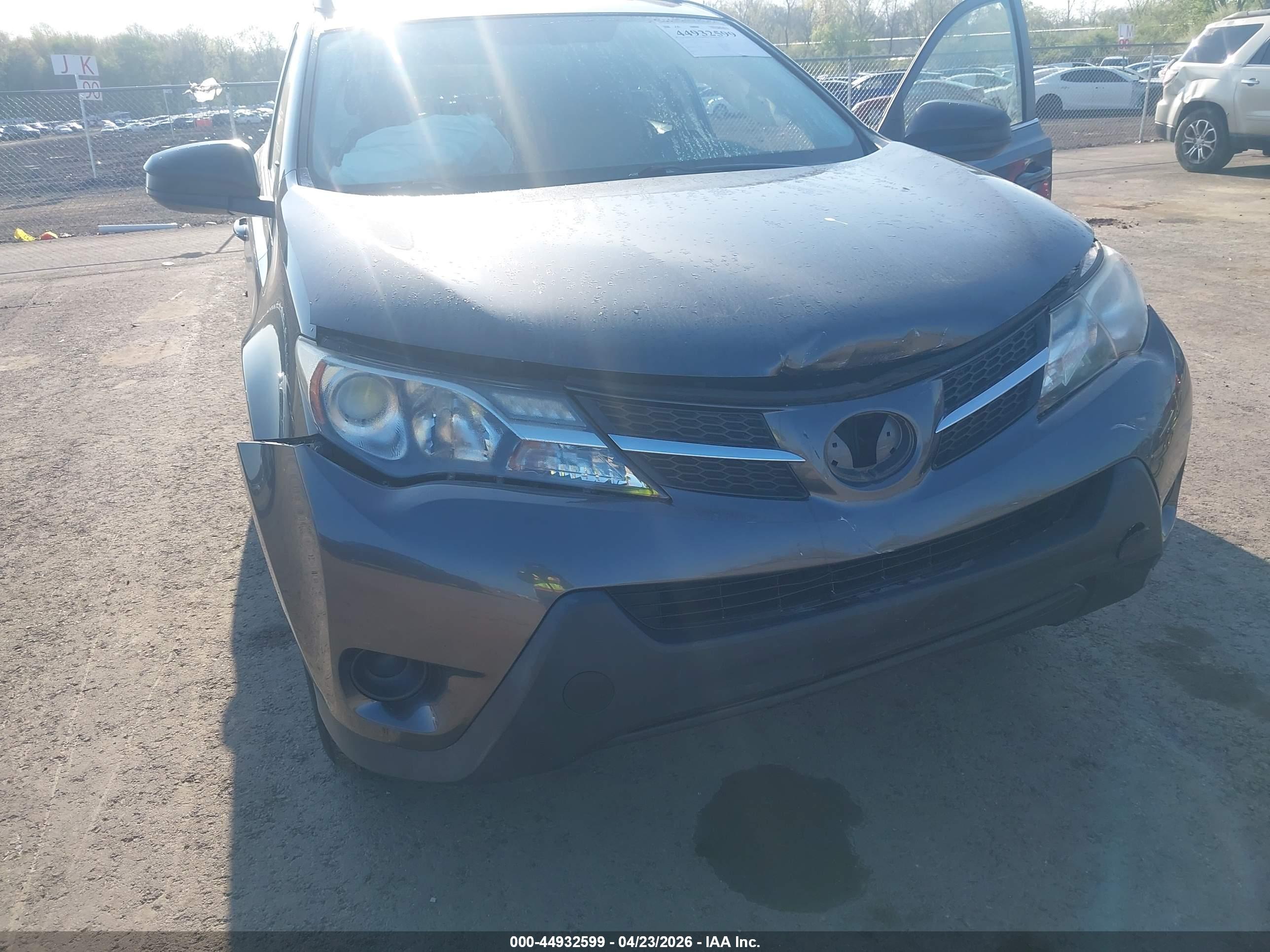 TOYOTA RAV4 image 6