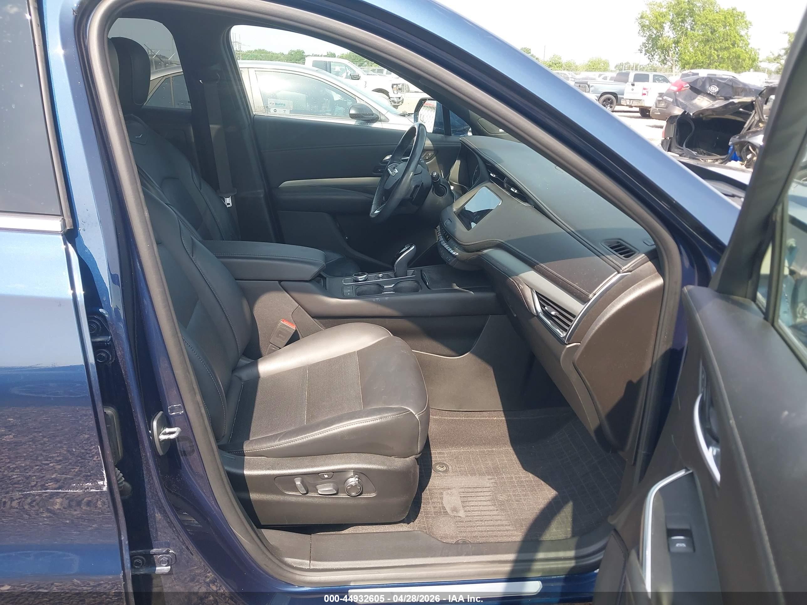 CADILLAC XT4 image 5