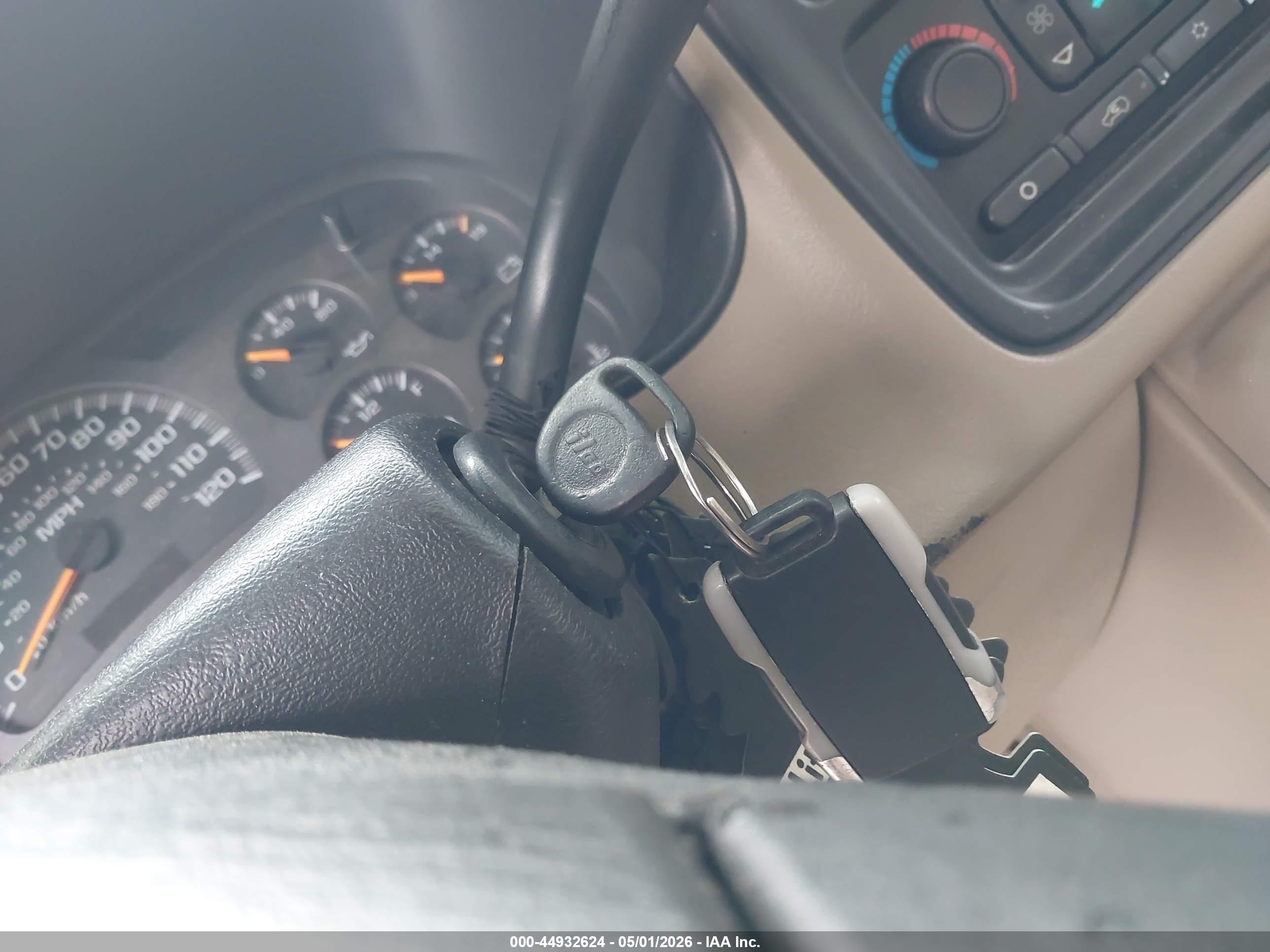 CHEVROLET TAHOE image 11