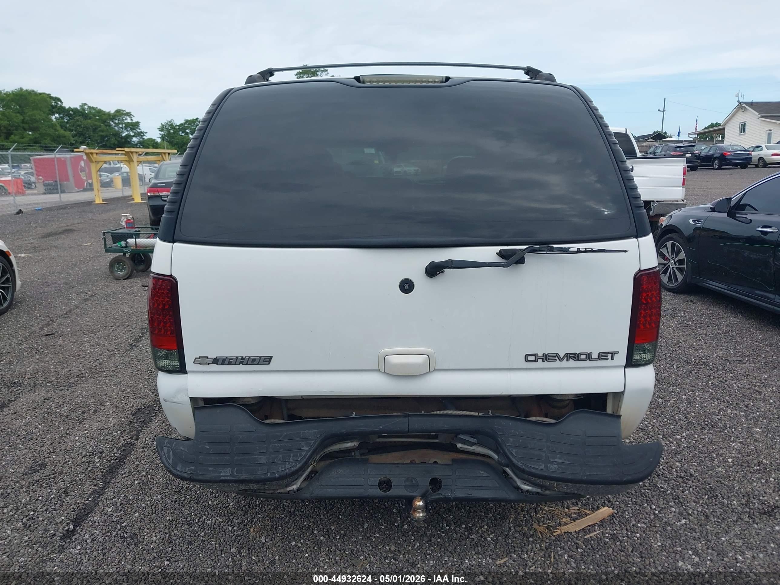CHEVROLET TAHOE image 6