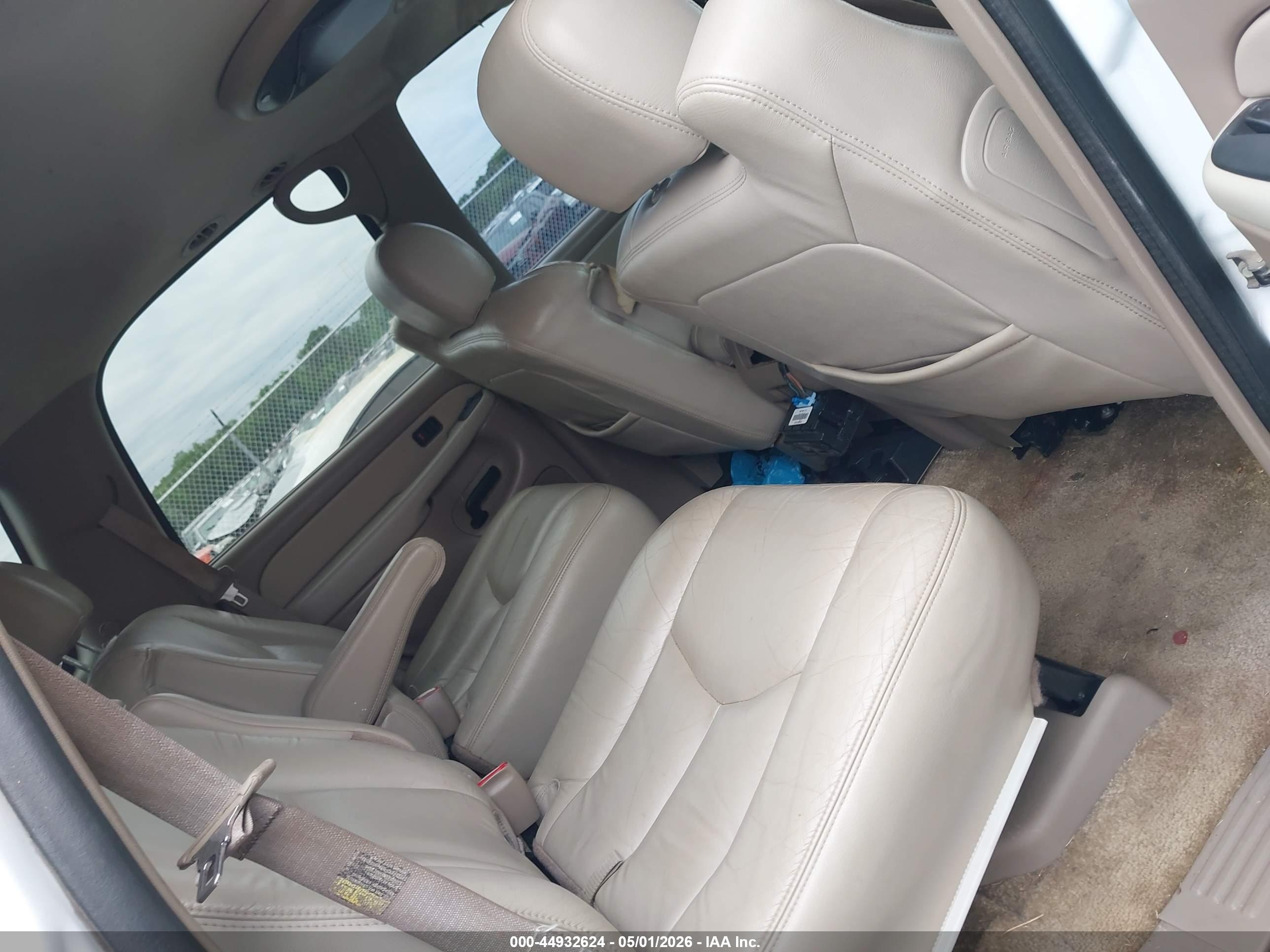 CHEVROLET TAHOE image 8