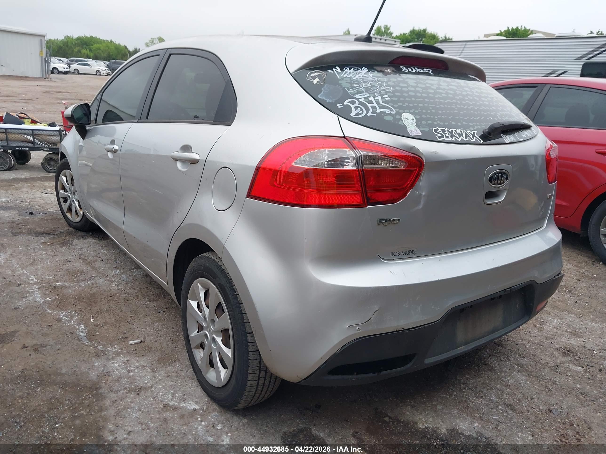 KIA RIO5 image 3