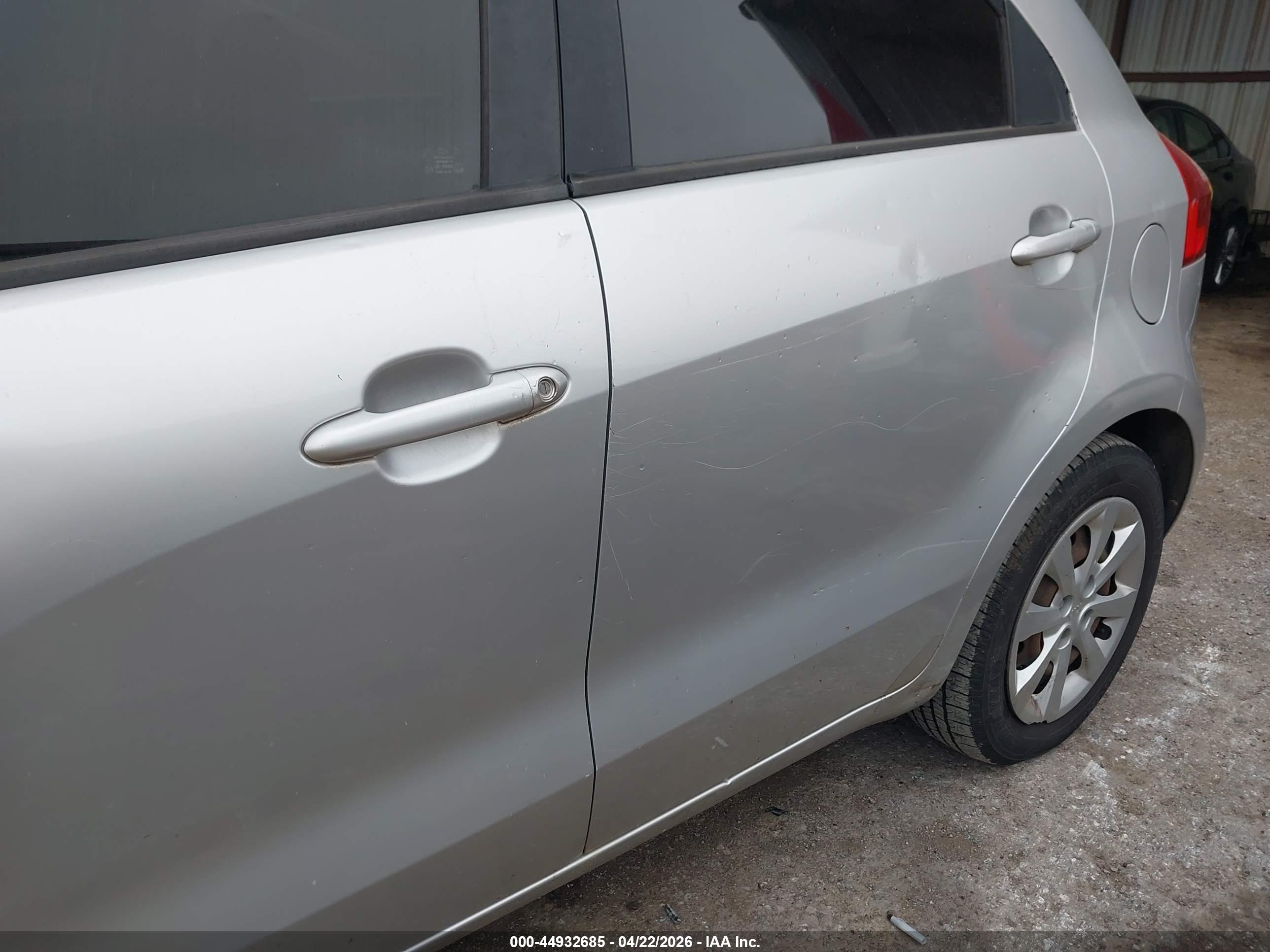 KIA RIO5 image 6