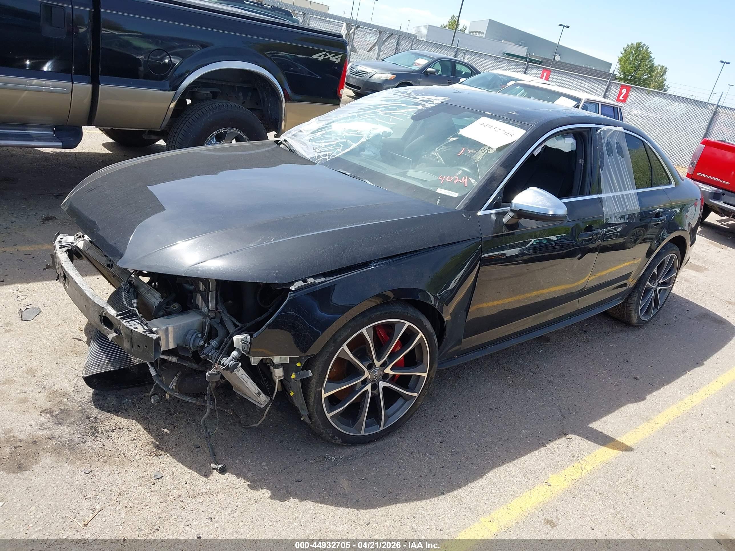 AUDI S4 image 2