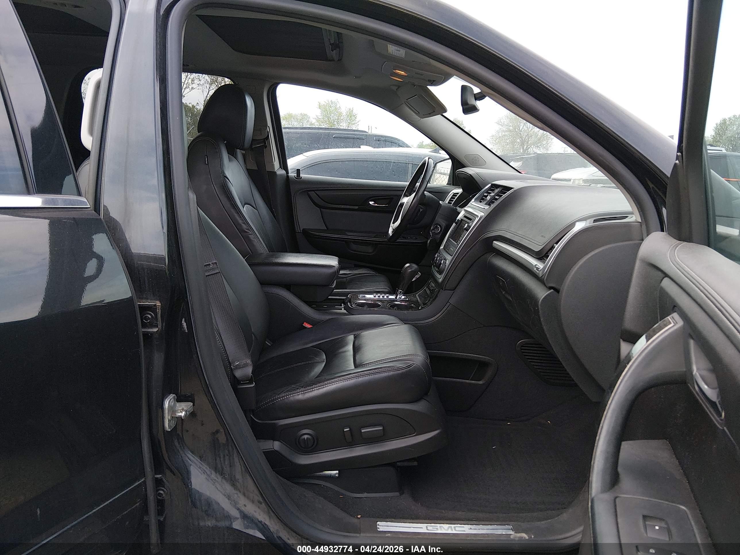 GMC ACADIA image 5