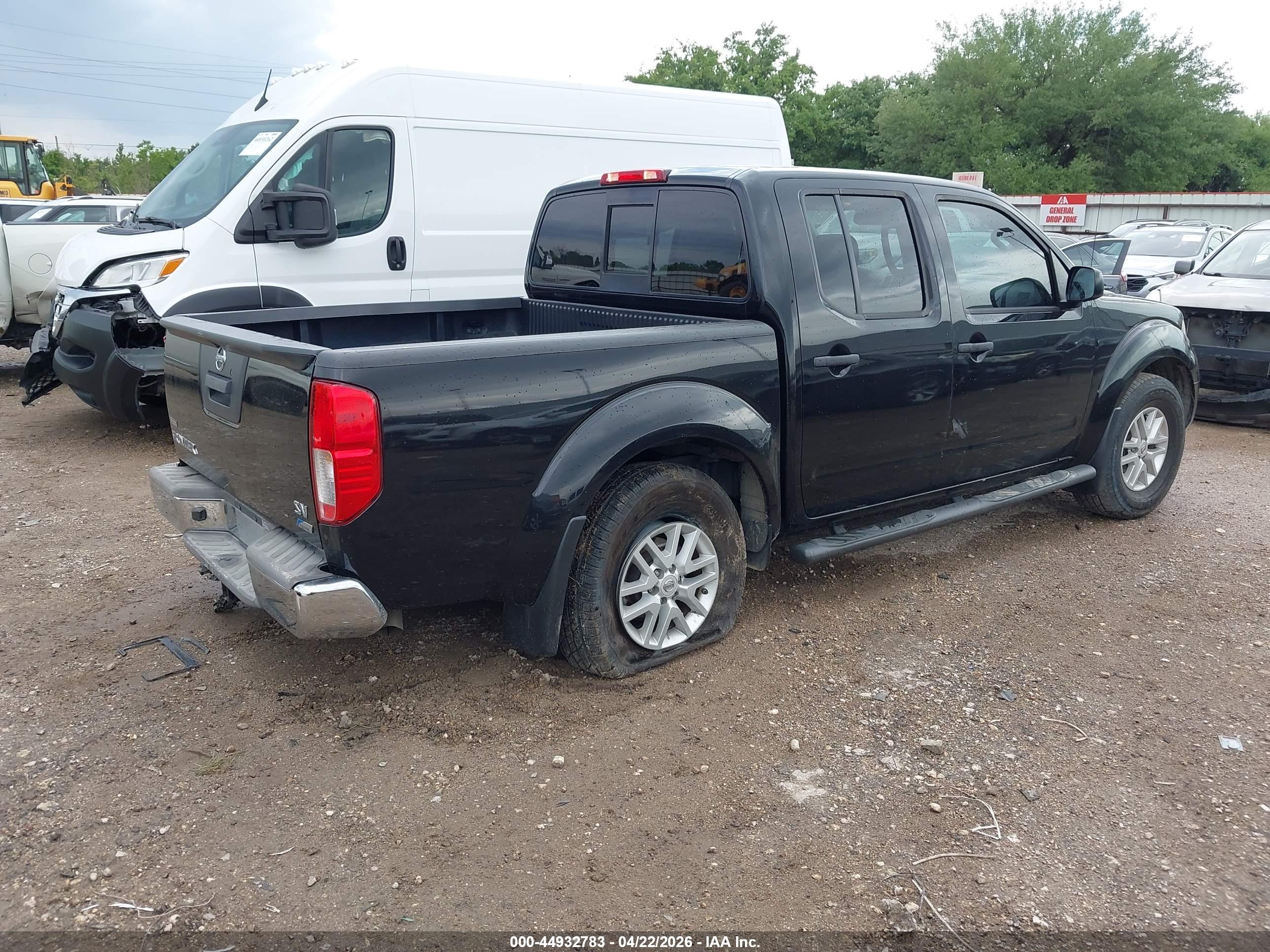 NISSAN FRONTIER image 4