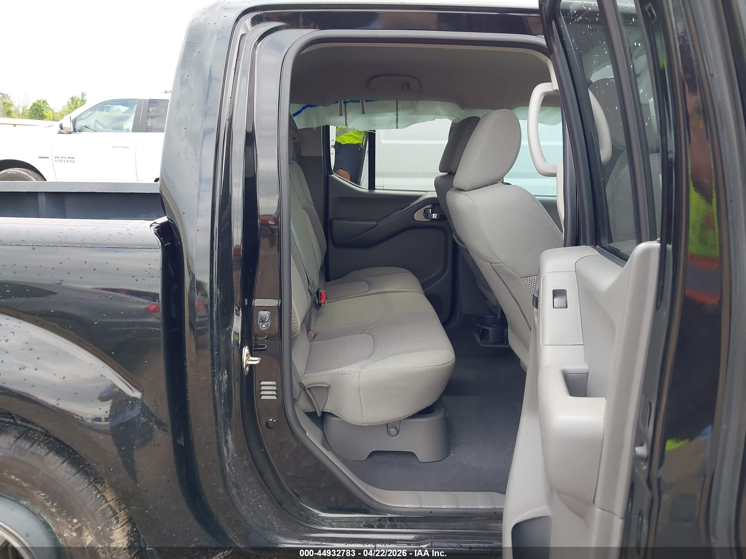 NISSAN FRONTIER image 8