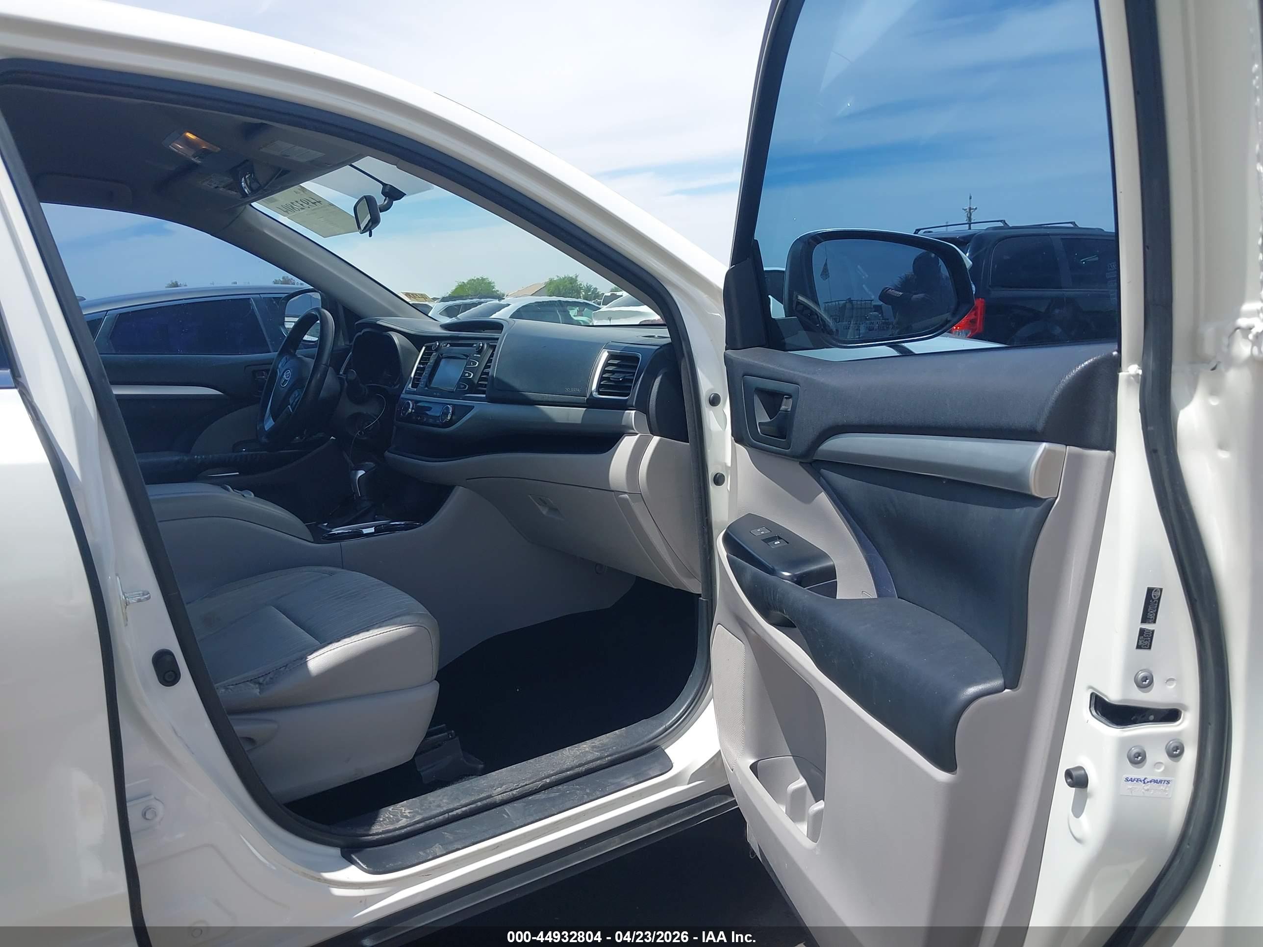 TOYOTA HIGHLANDER image 5