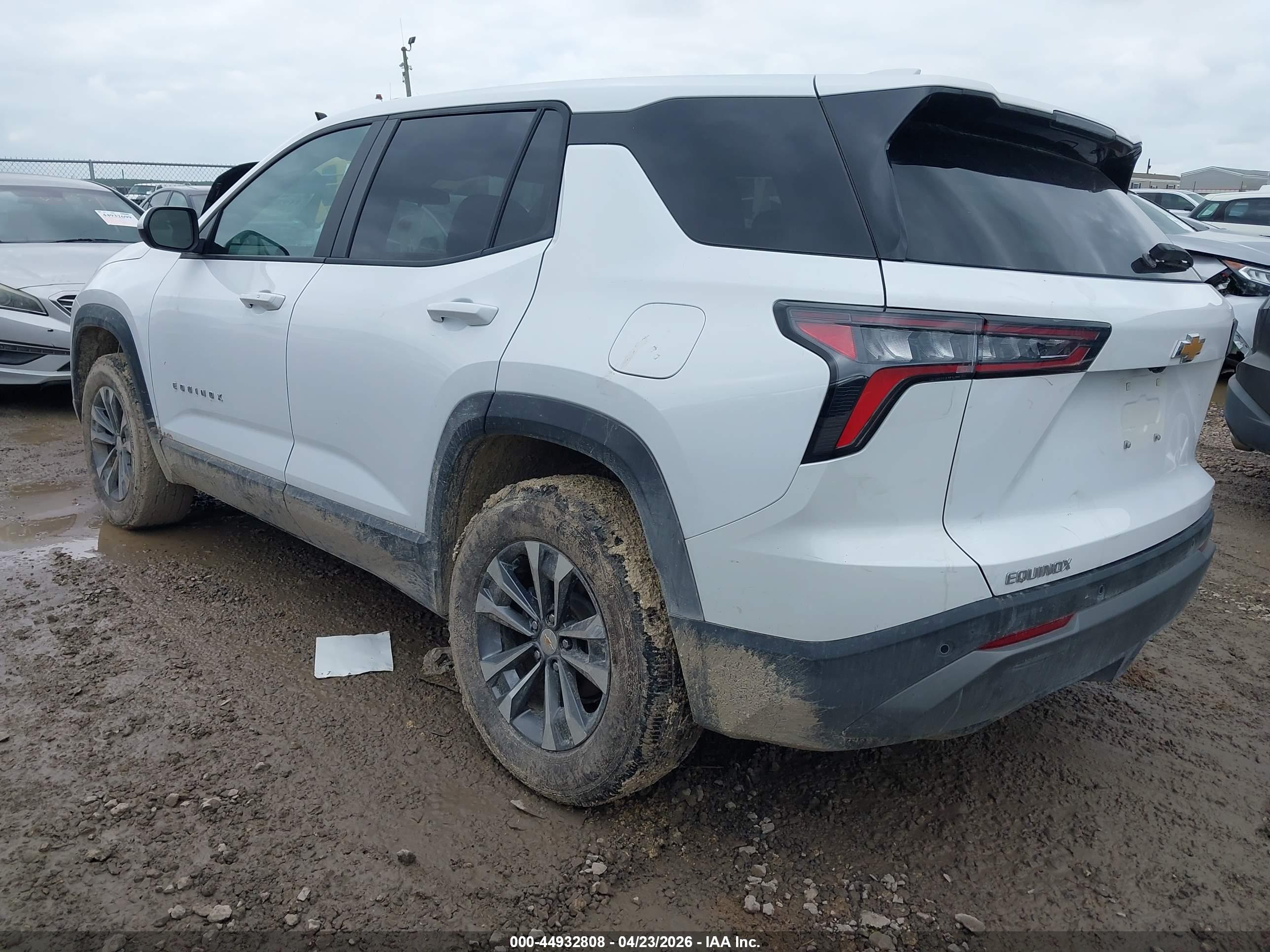 CHEVROLET EQUINOX image 3