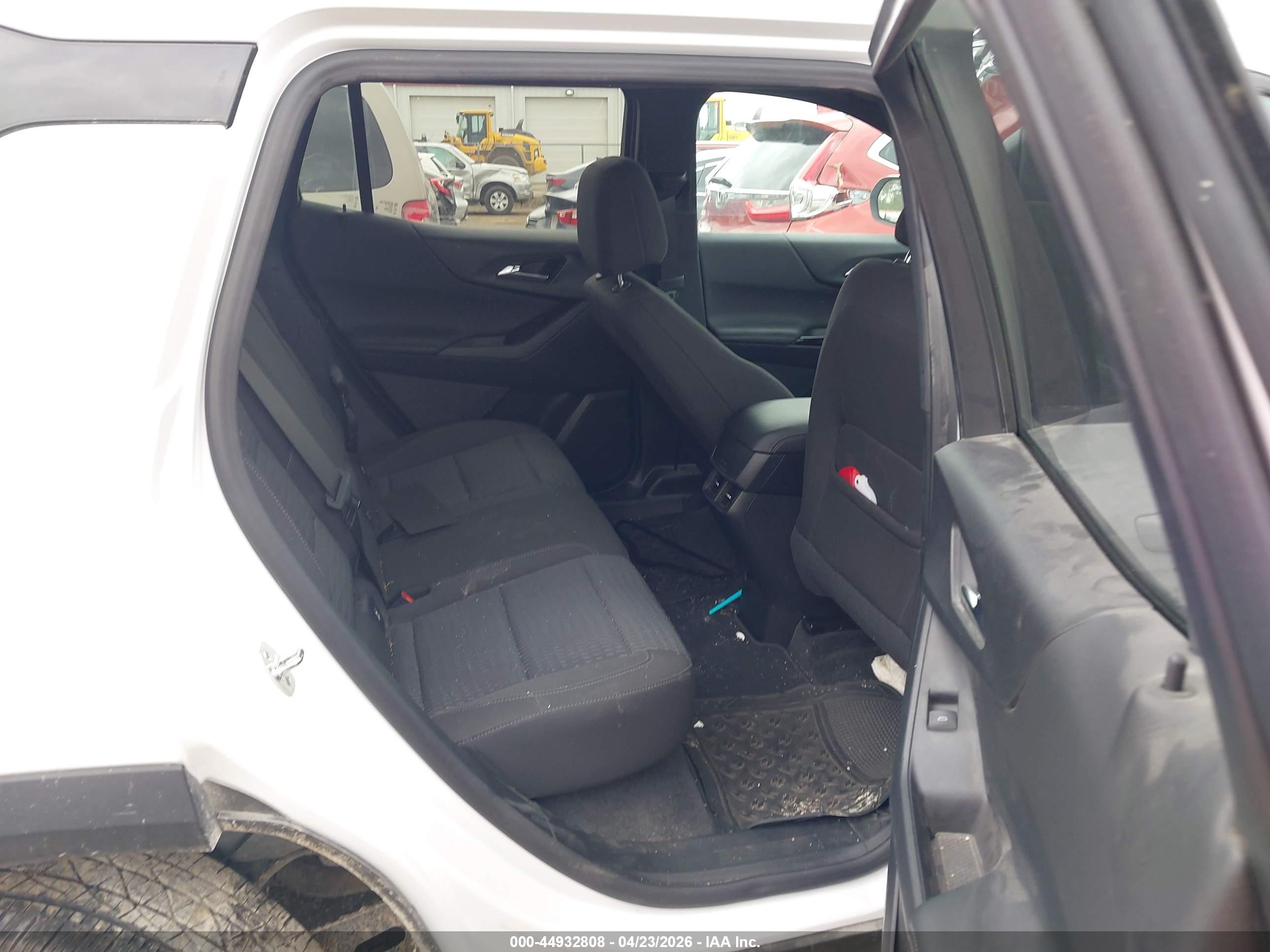 CHEVROLET EQUINOX image 8