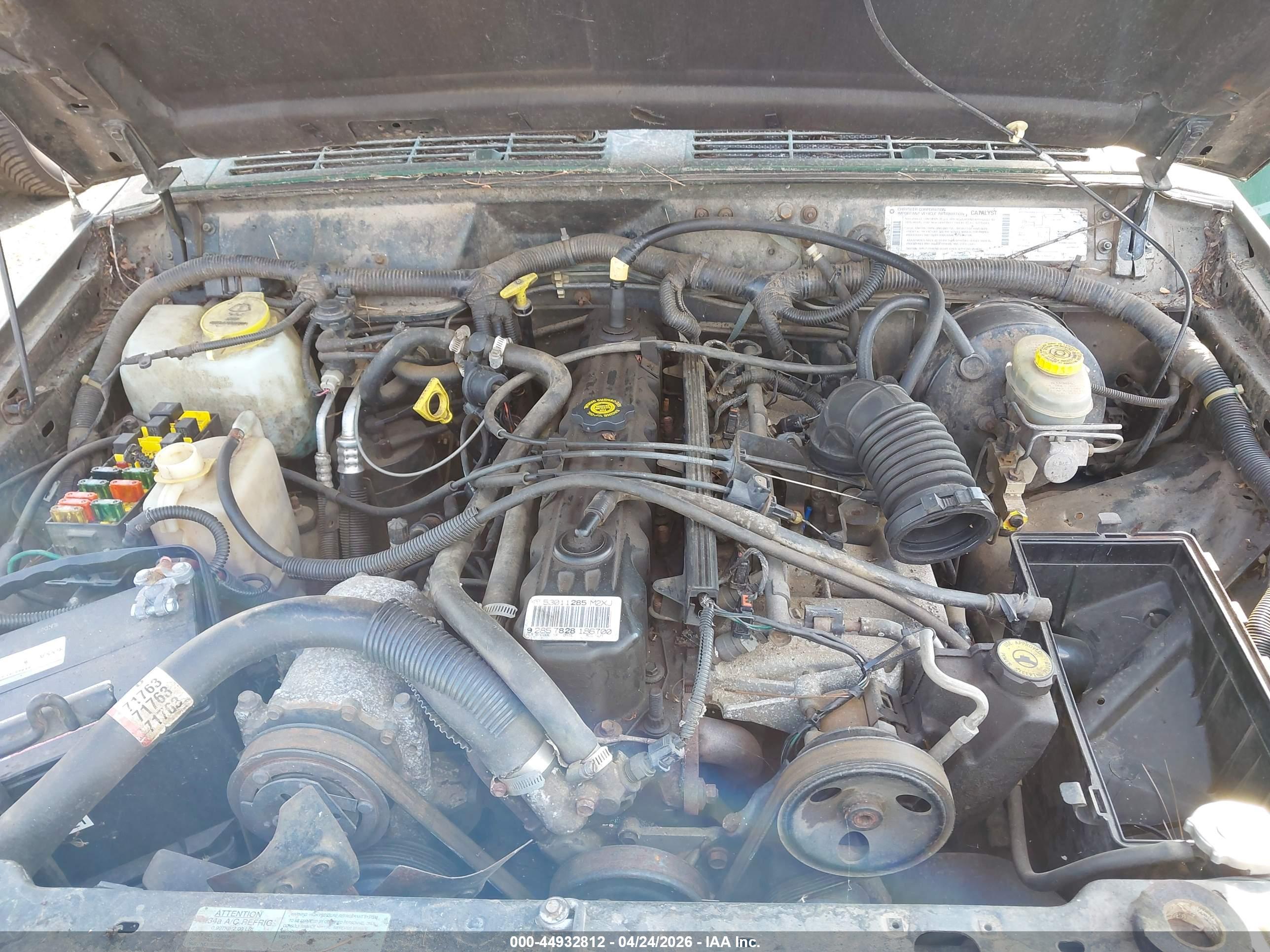 JEEP CHEROKEE image 10