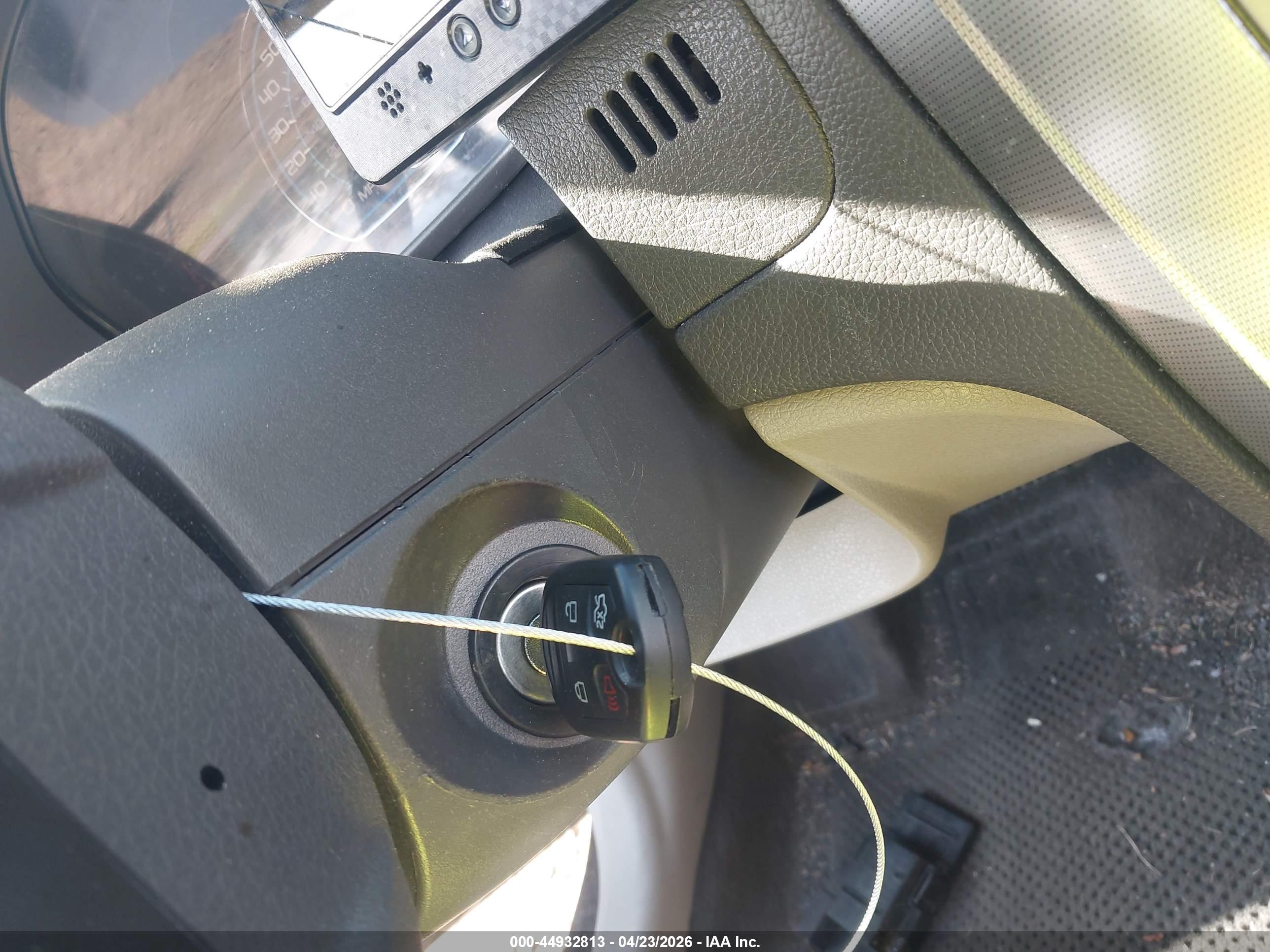 FORD FUSION image 11