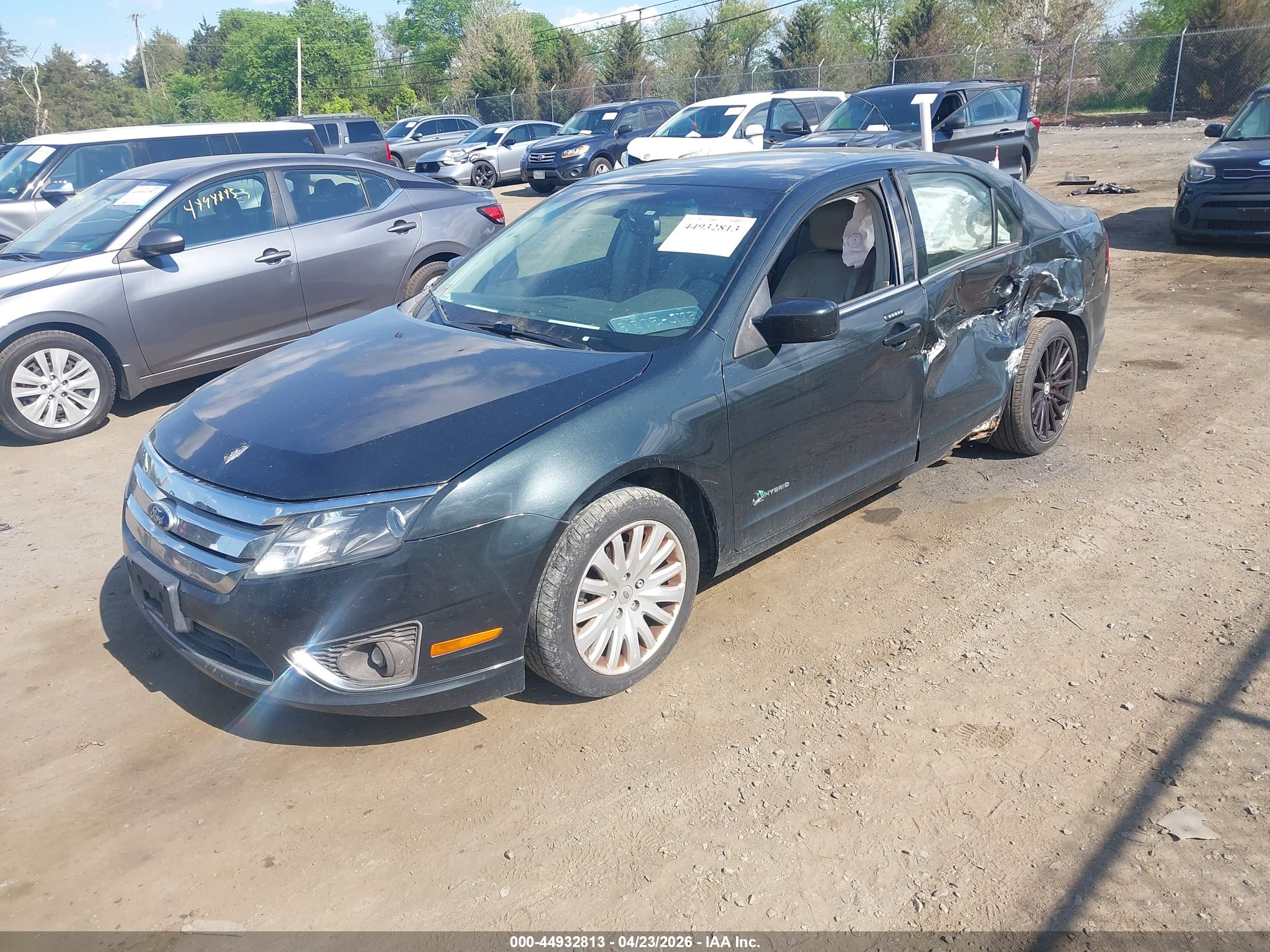 FORD FUSION image 2