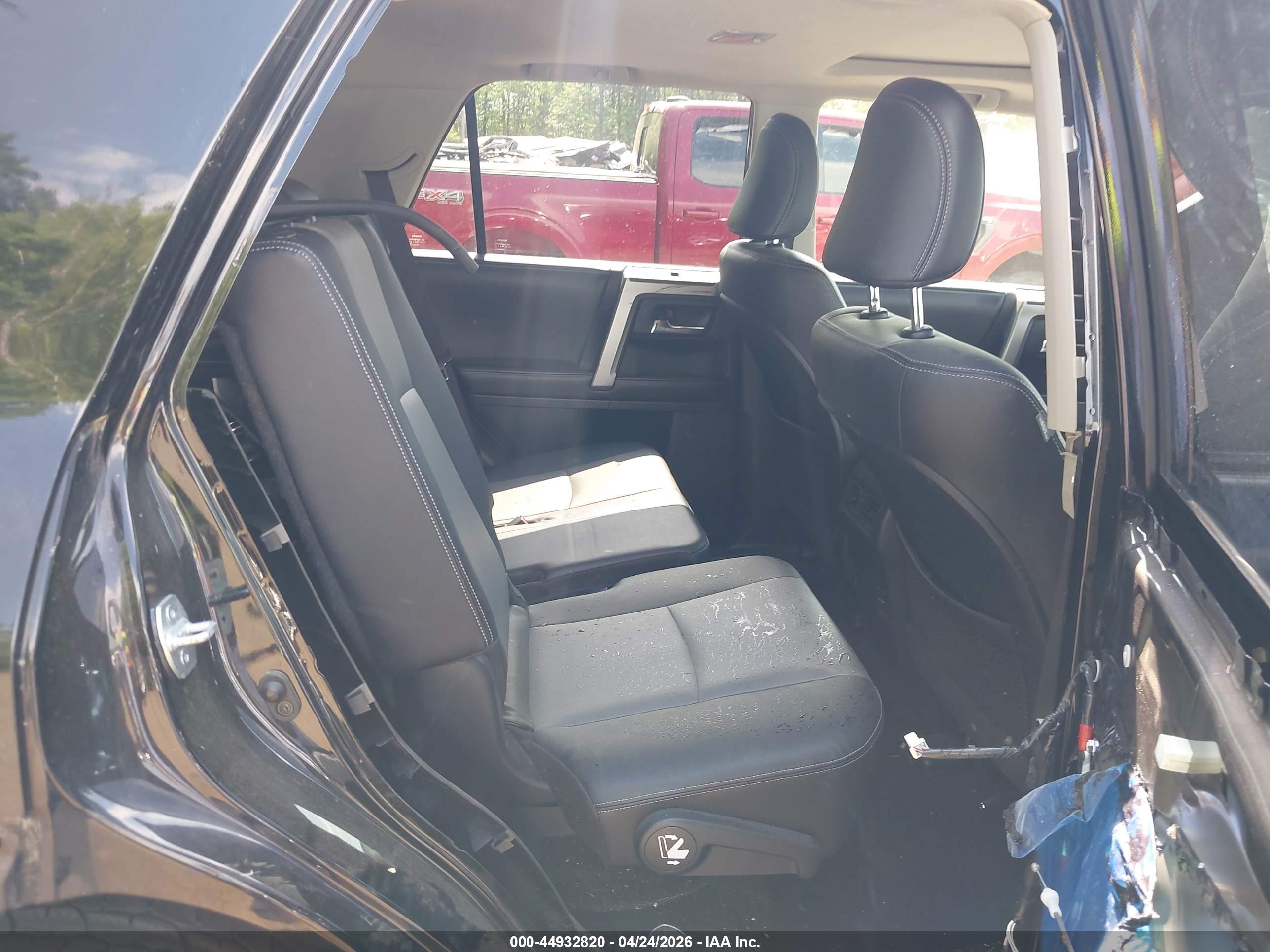 TOYOTA 4RUNNER image 8