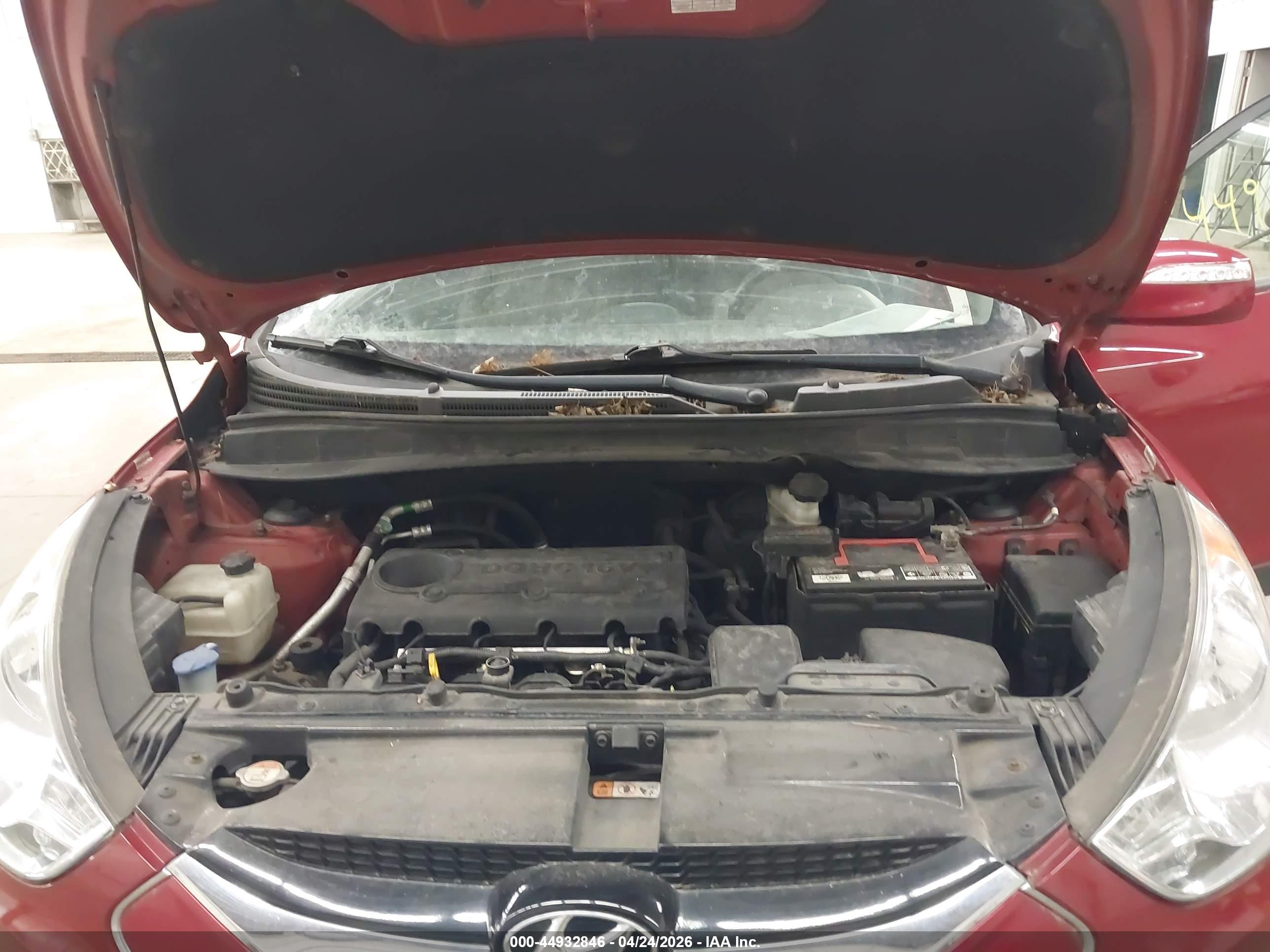 HYUNDAI TUCSON image 10