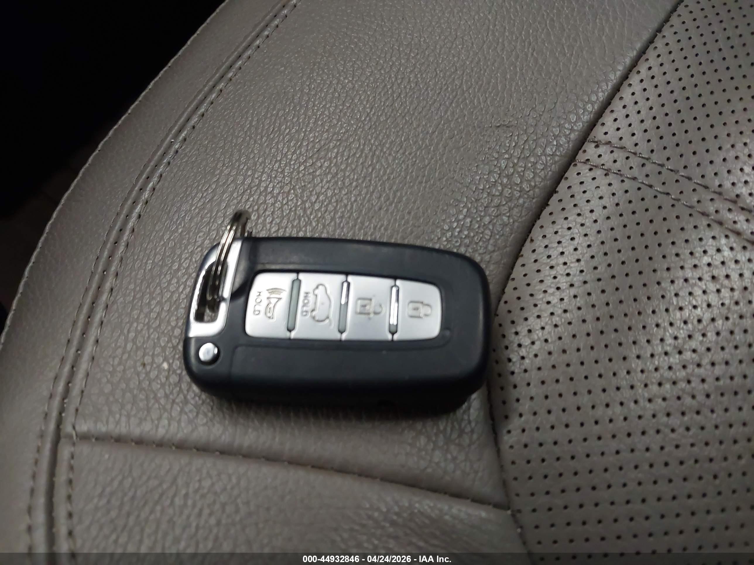 HYUNDAI TUCSON image 11
