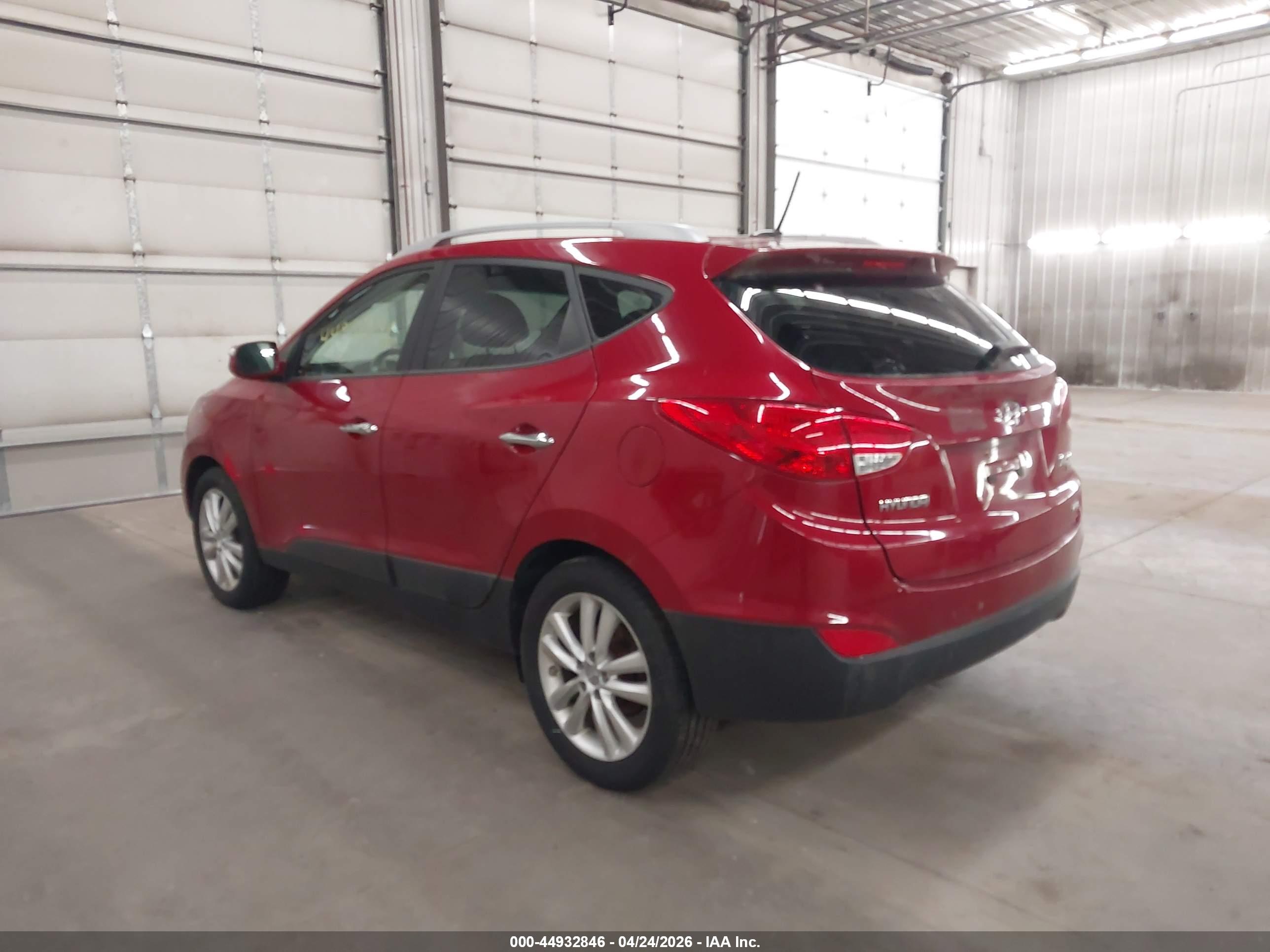 HYUNDAI TUCSON image 3