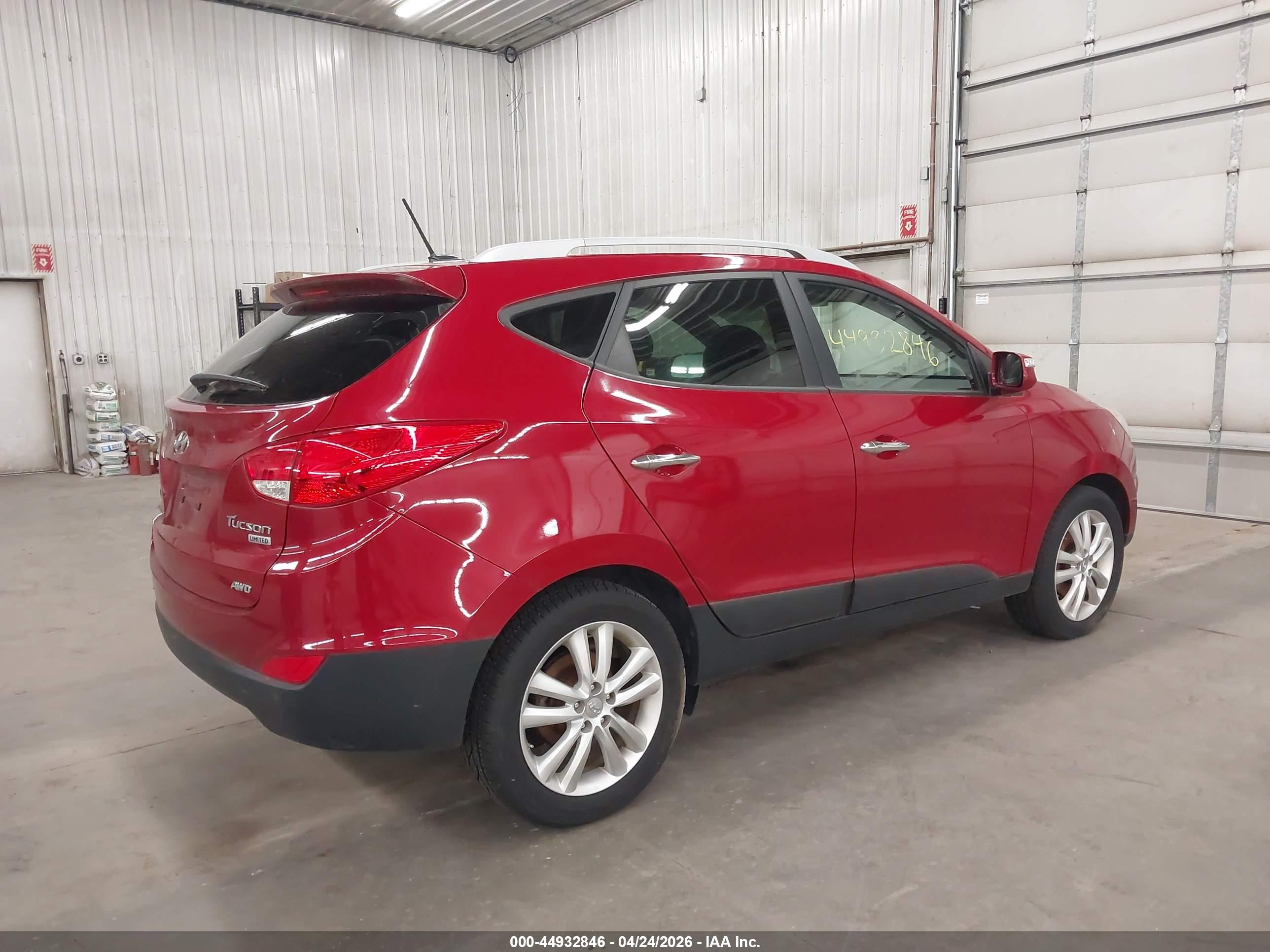 HYUNDAI TUCSON image 4