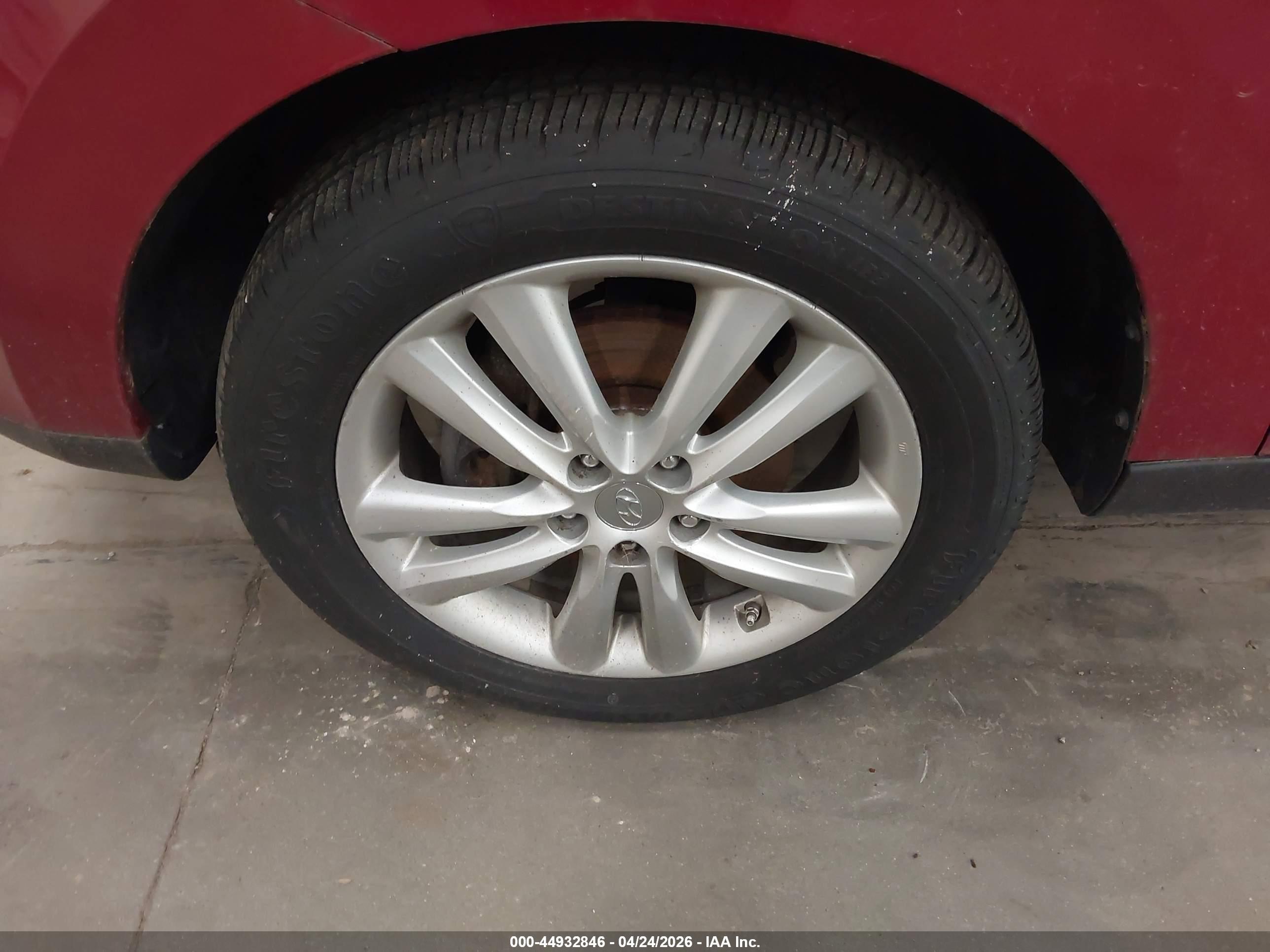 HYUNDAI TUCSON image 6