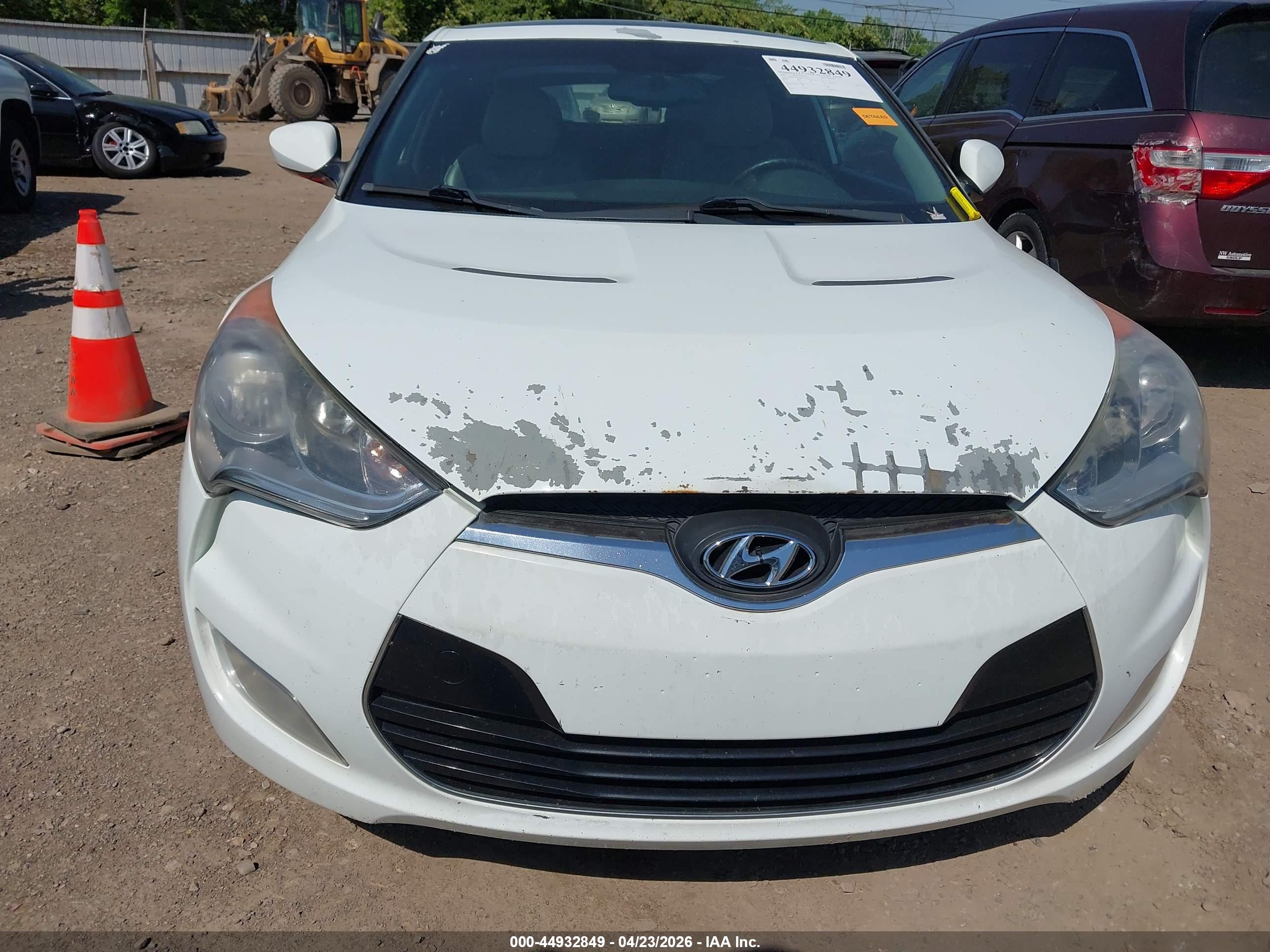 HYUNDAI VELOSTER image 6