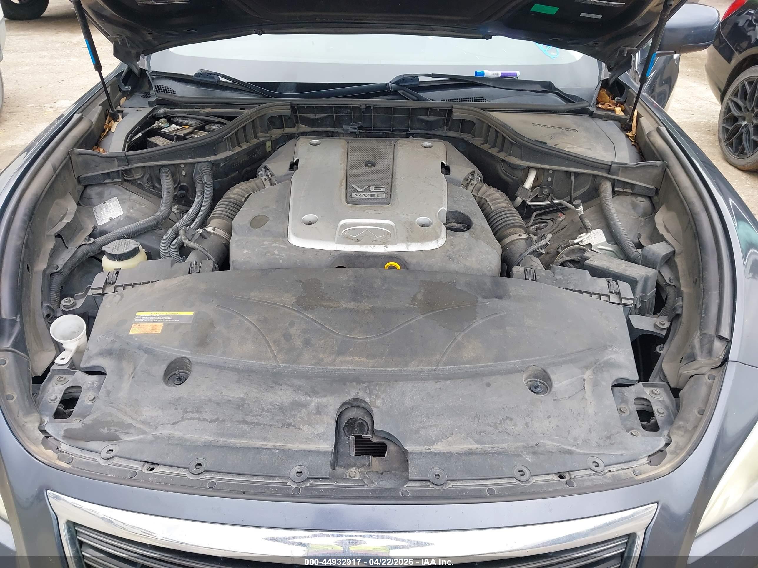 INFINITI M37 image 10