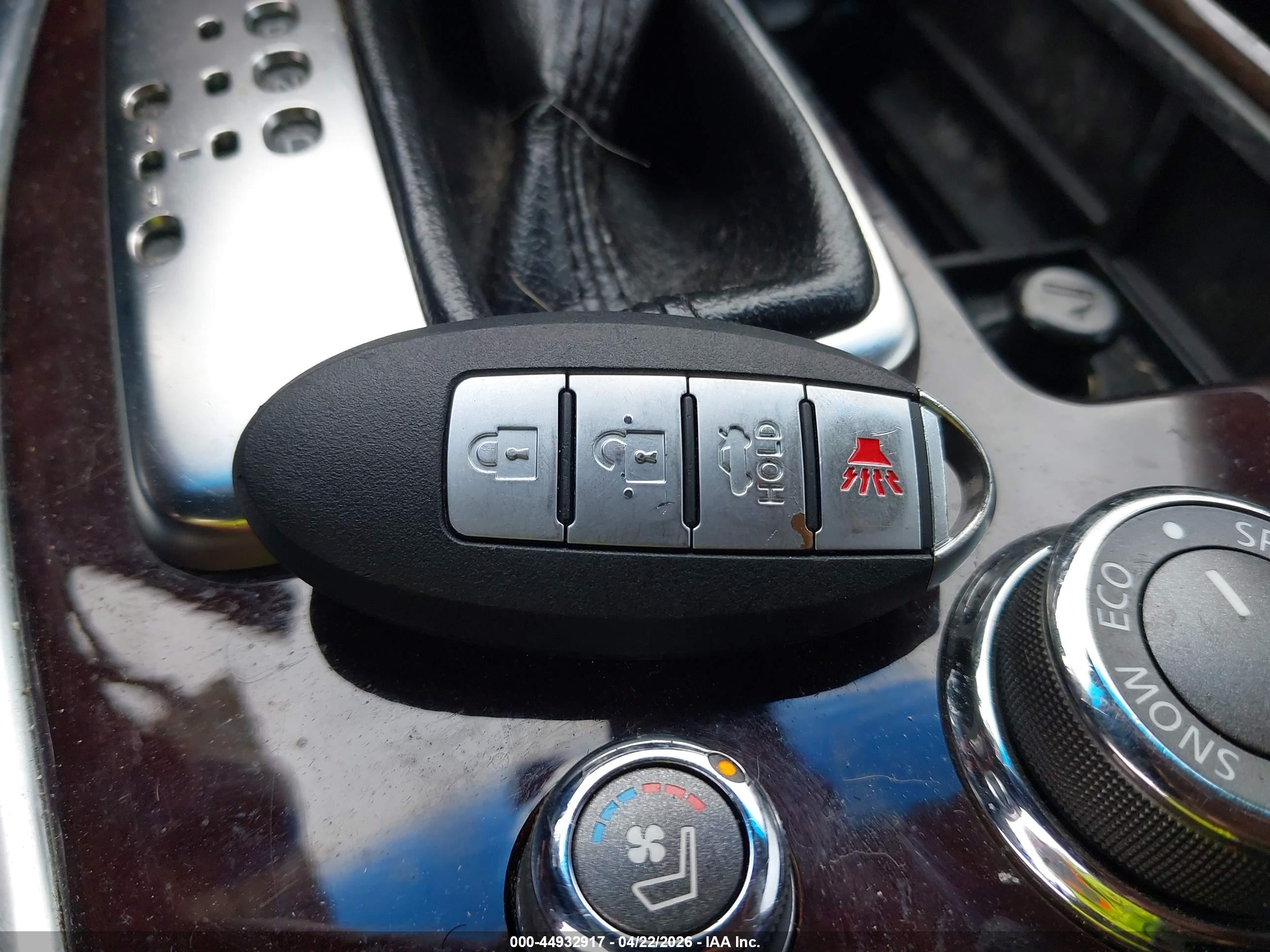 INFINITI M37 image 11